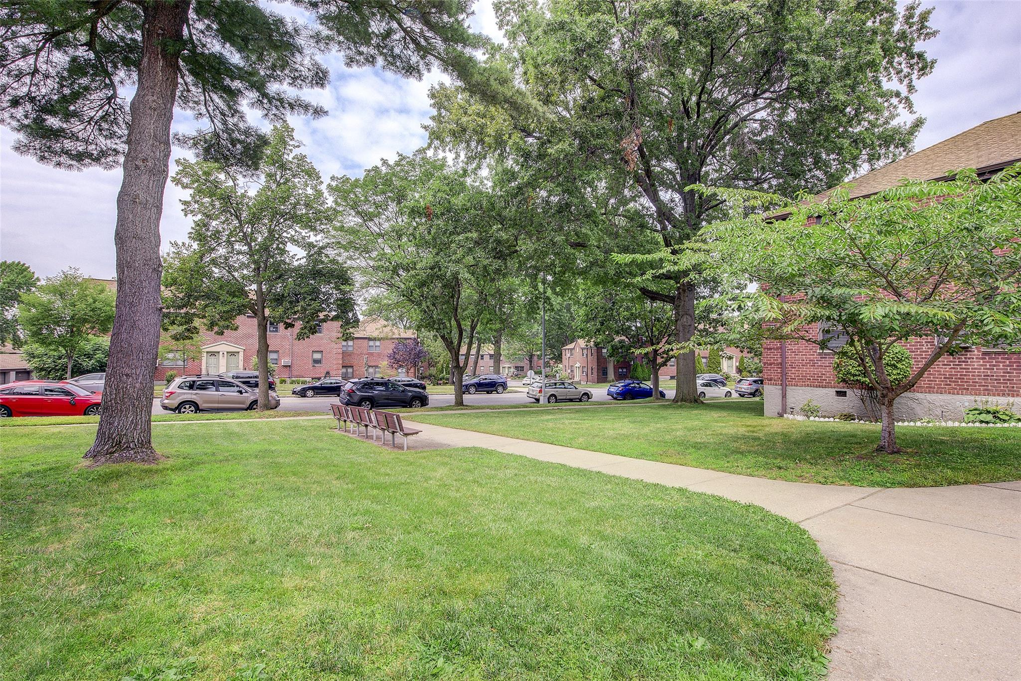 #3 photo, 57-55 244 Street, 皇后區 道格拉斯頓 Douglaston , NY 11362