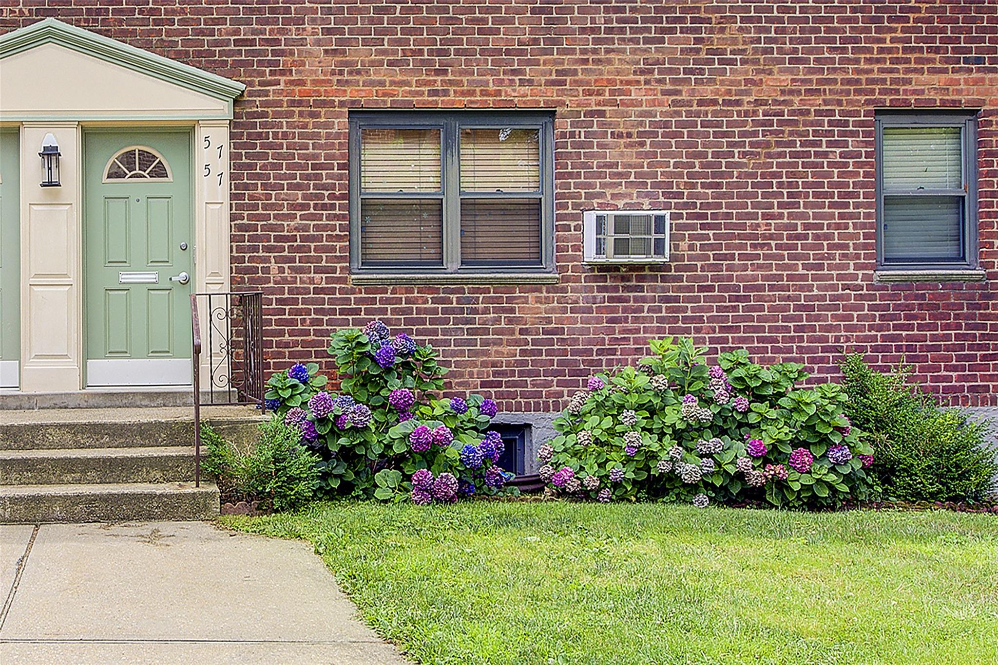 #5 photo, 57-55 244 Street, 皇后區 道格拉斯頓 Douglaston , NY 11362