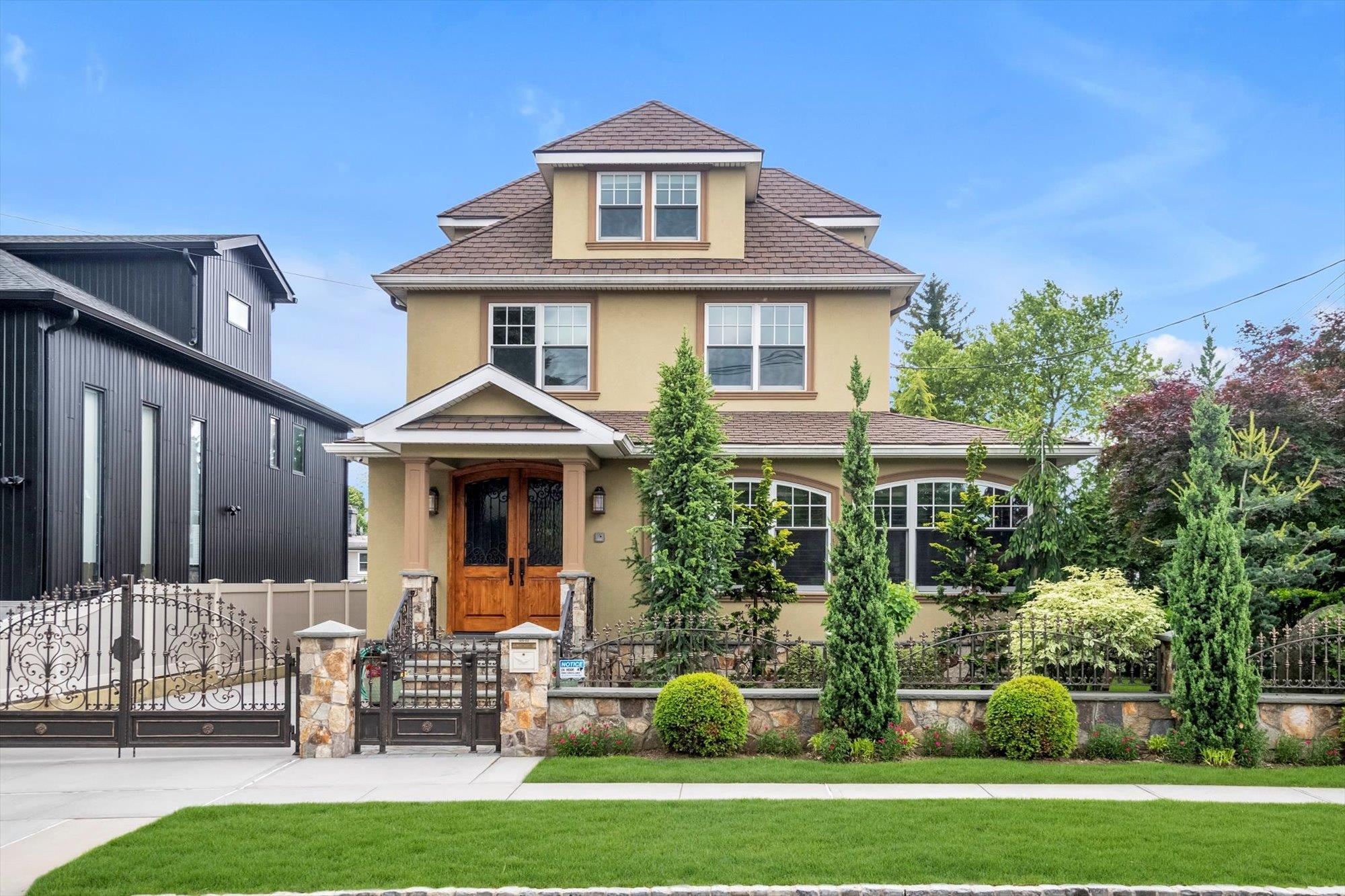 #1 photo, 149-02 11 Ave, Whitestone , NY 11357