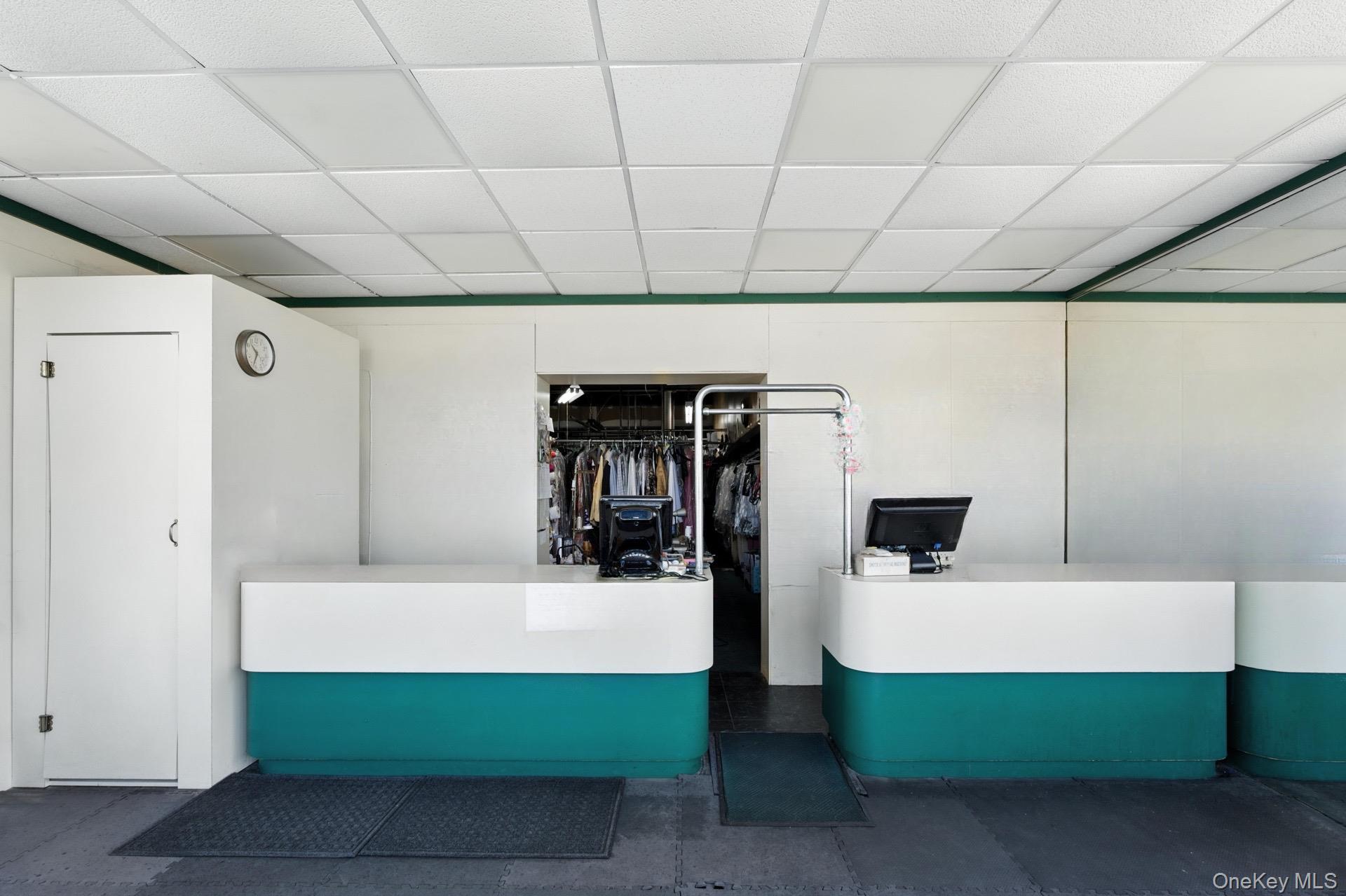 #13 photo, 230 N Main Street, サフォーク郡 Sayville , NY 11782