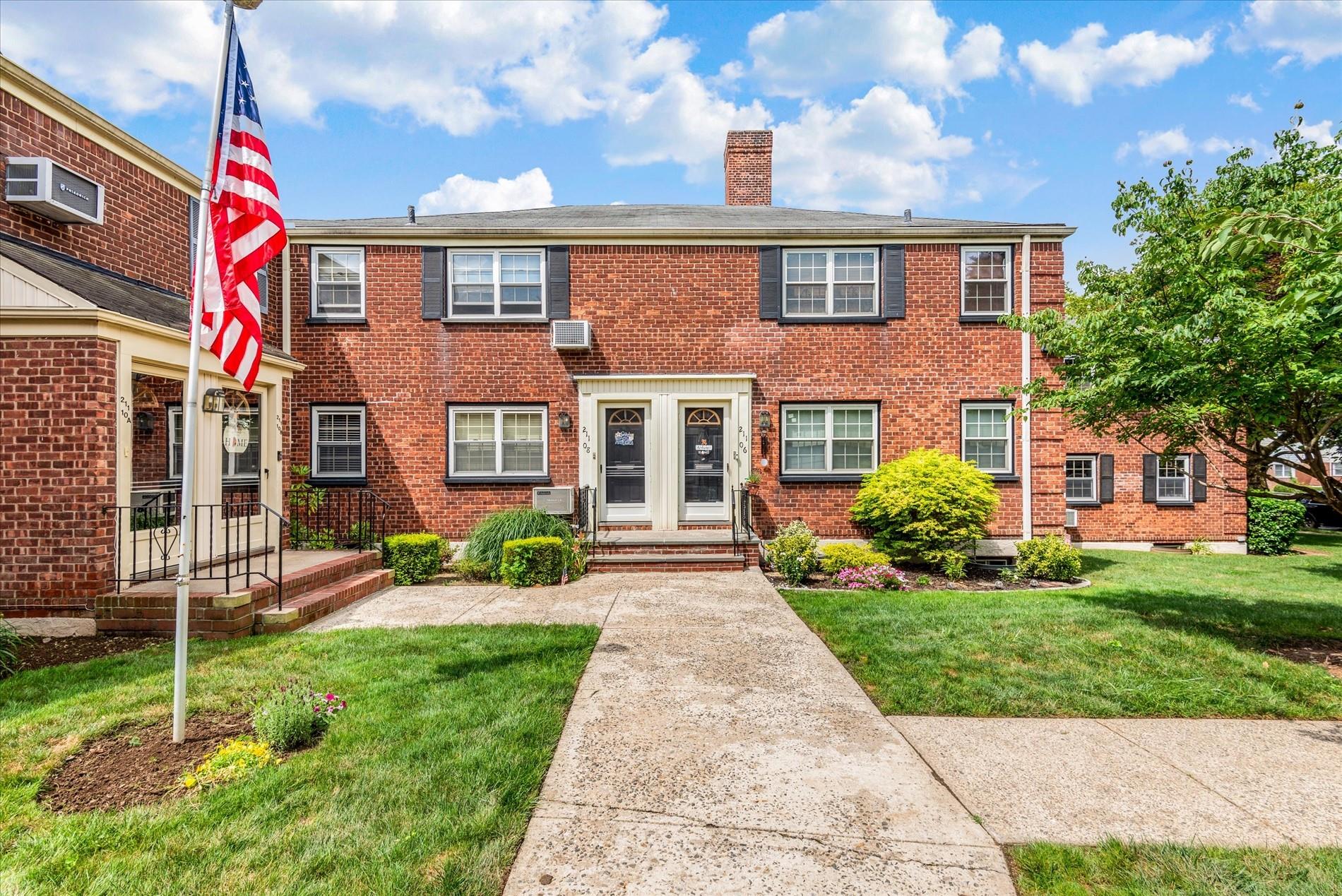 #1 photo, 211-08 69th Avenue, 皇后區 Oakland Gardens , NY 11364