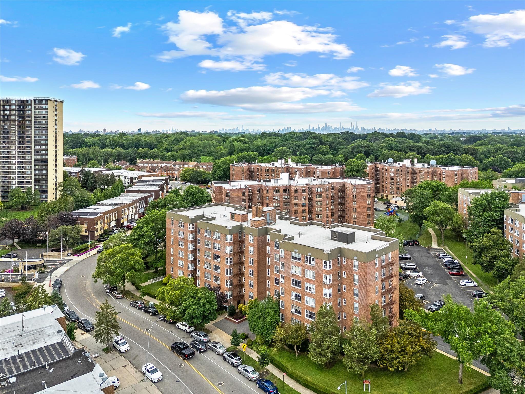 #16 photo, 21015 23rd Avenue, クイーンズ区 Bayside , NY 11360