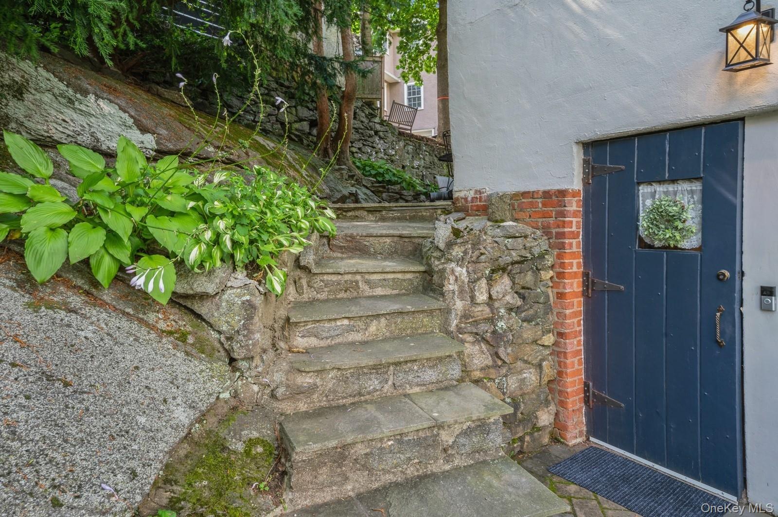 #1 photo, 17 Valley Road, Larchmont , NY 10538