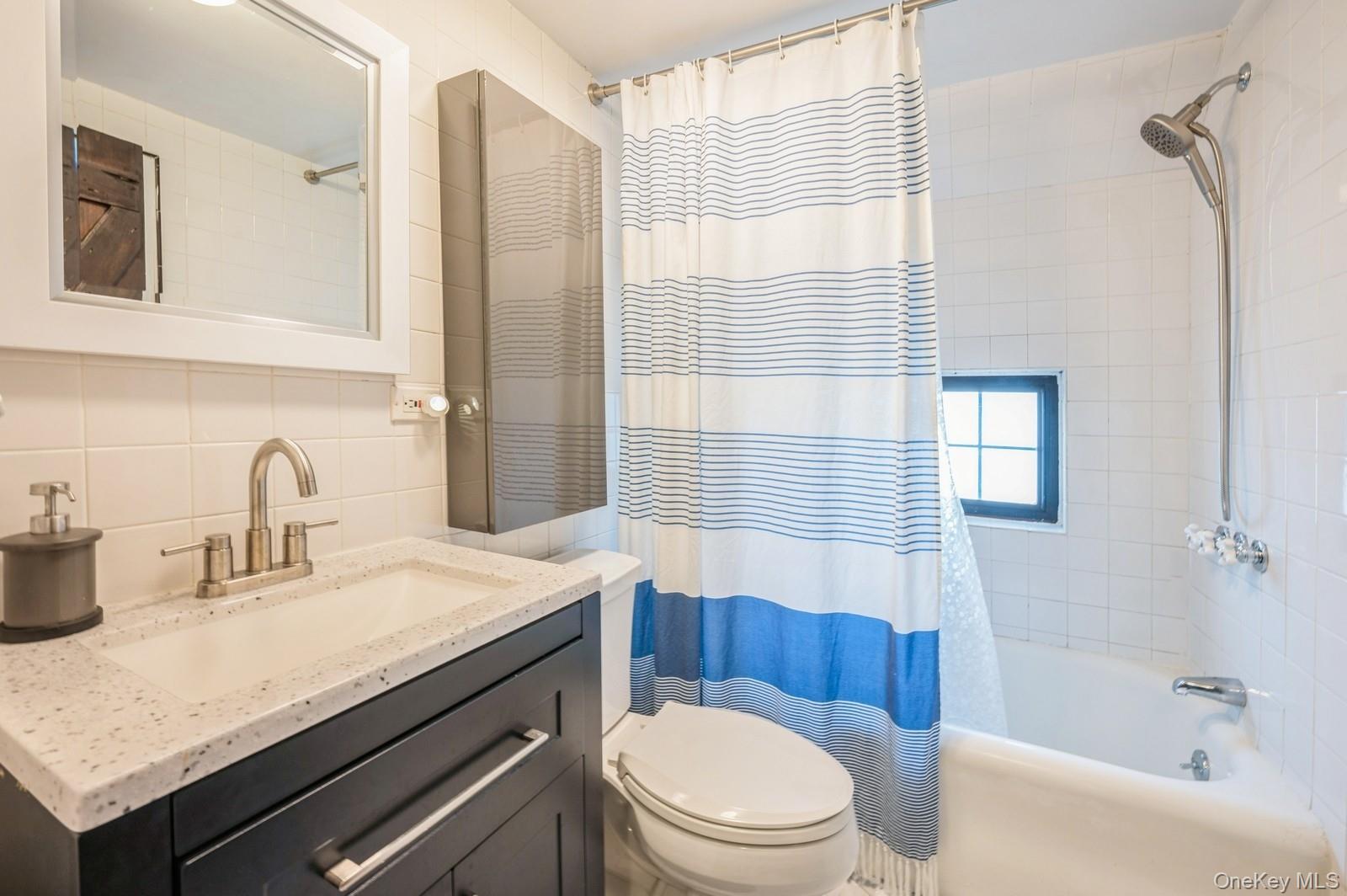 #14 photo, 17 Valley Road, Larchmont , NY 10538