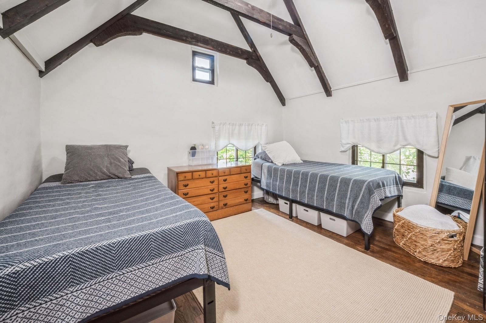 #15 photo, 17 Valley Road, Larchmont , NY 10538