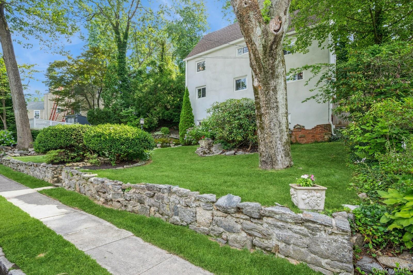 #2 photo, 17 Valley Road, Larchmont , NY 10538