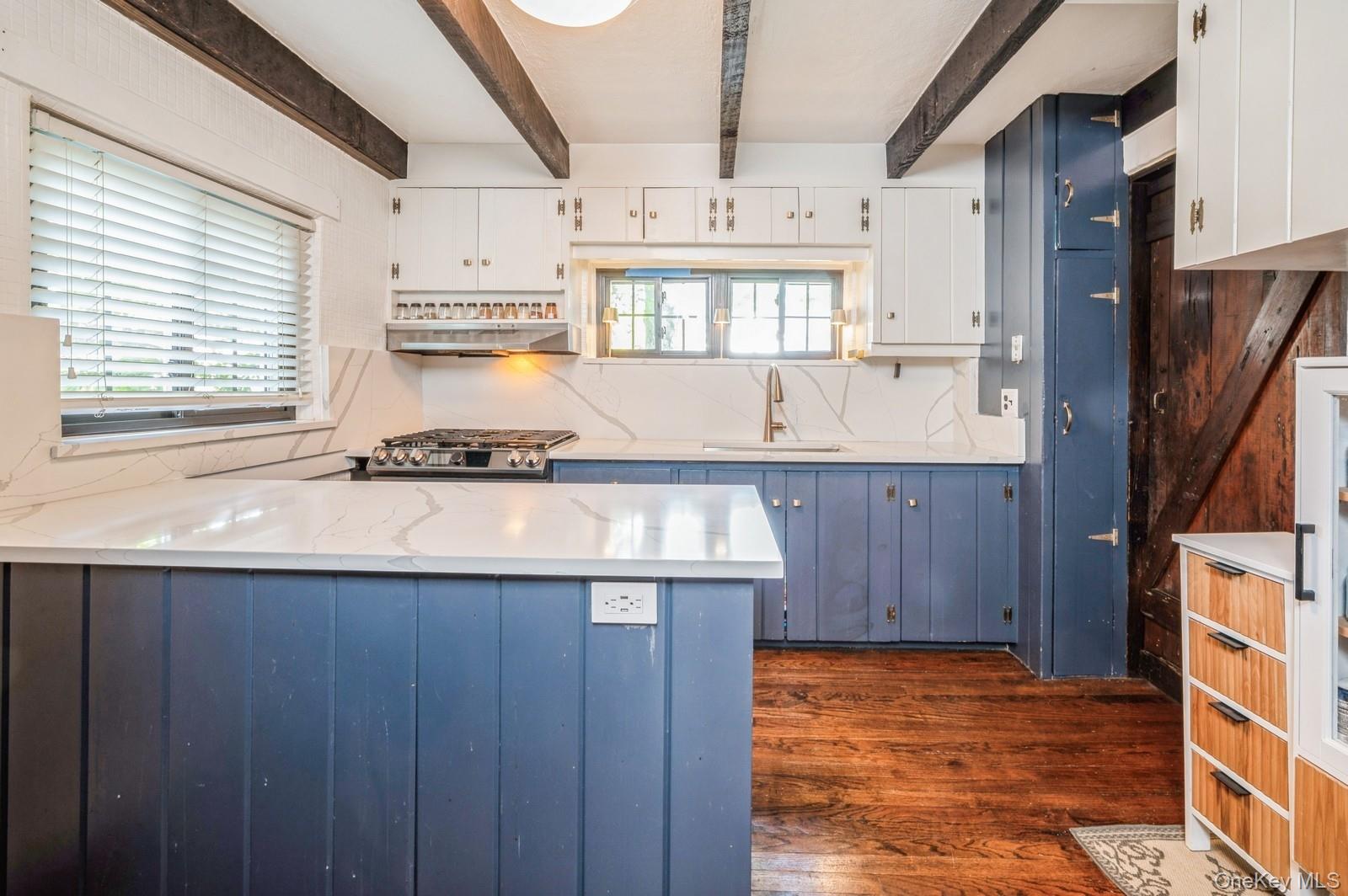 #6 photo, 17 Valley Road, Larchmont , NY 10538