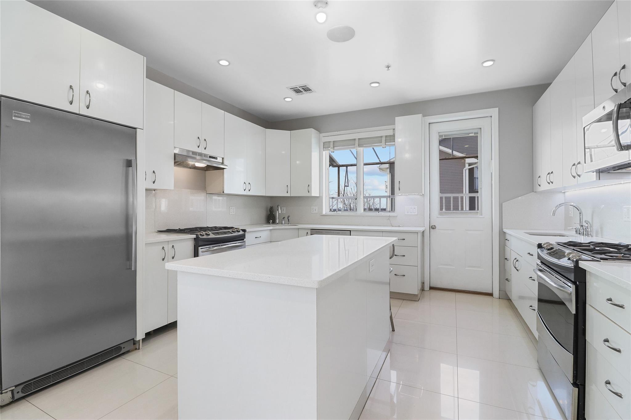 #1 photo, 14 Hamburg Way, Monroe , NY 10950