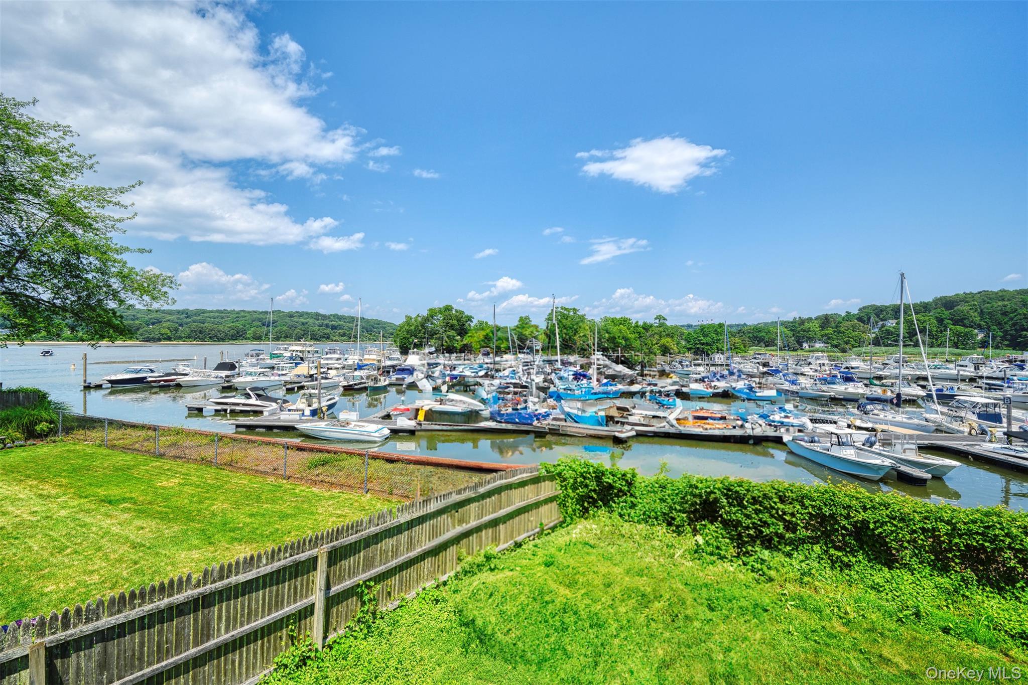 #1 photo, 44 Milland Drive, サフォーク郡 Northport , NY 11768