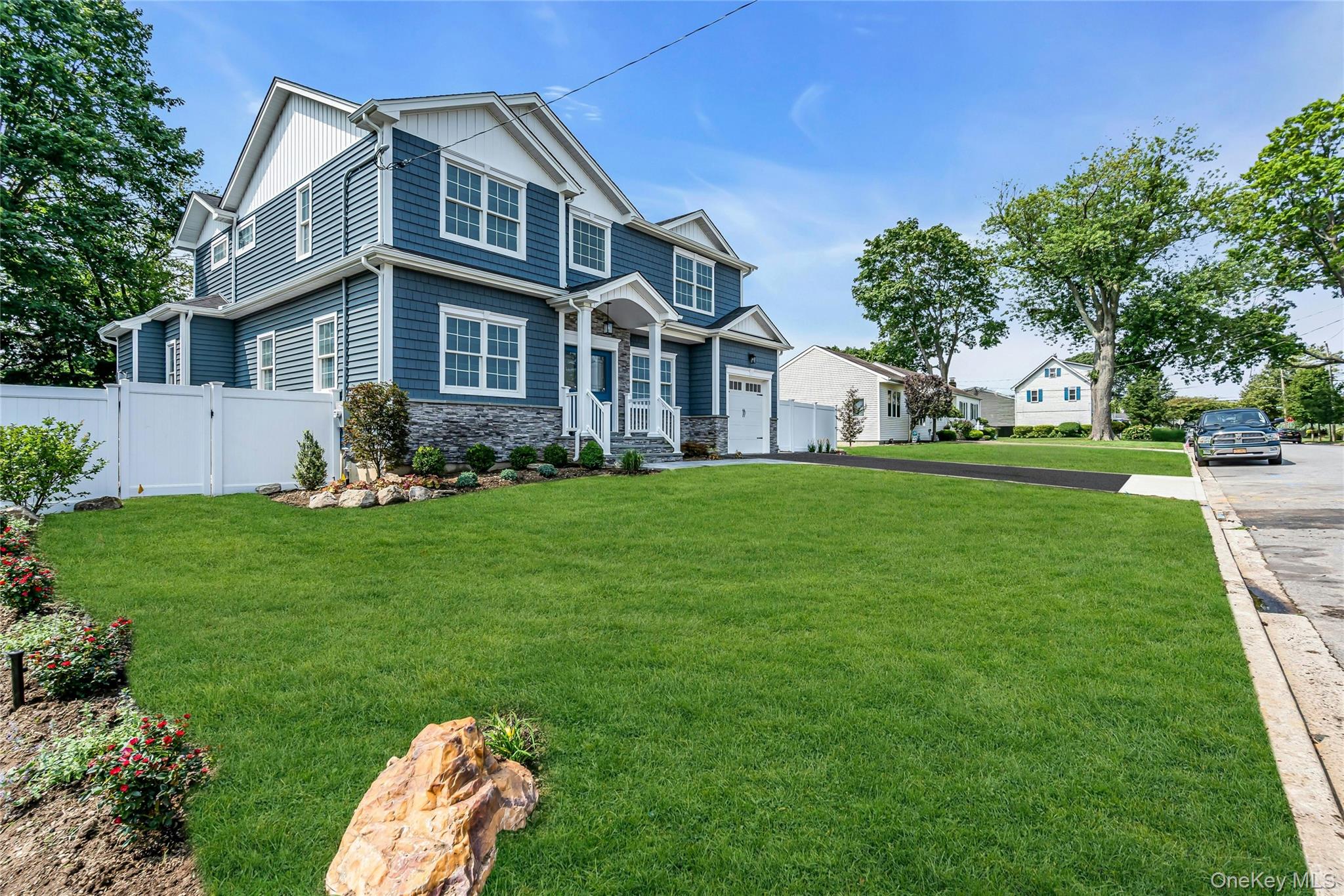 #3 photo, 68 Caroline Street, Bethpage , NY 11714