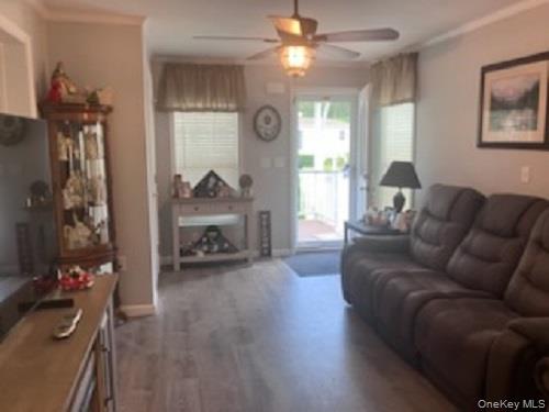 #11 photo, 1661 Old Country Road, Riverhead , NY 11901