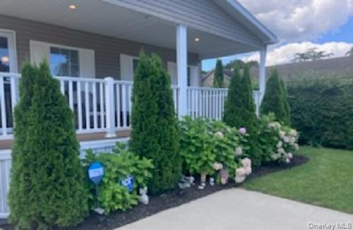 #2 photo, 1661 Old Country Road, Riverhead , NY 11901