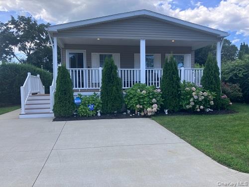 #3 photo, 1661 Old Country Road, Riverhead , NY 11901