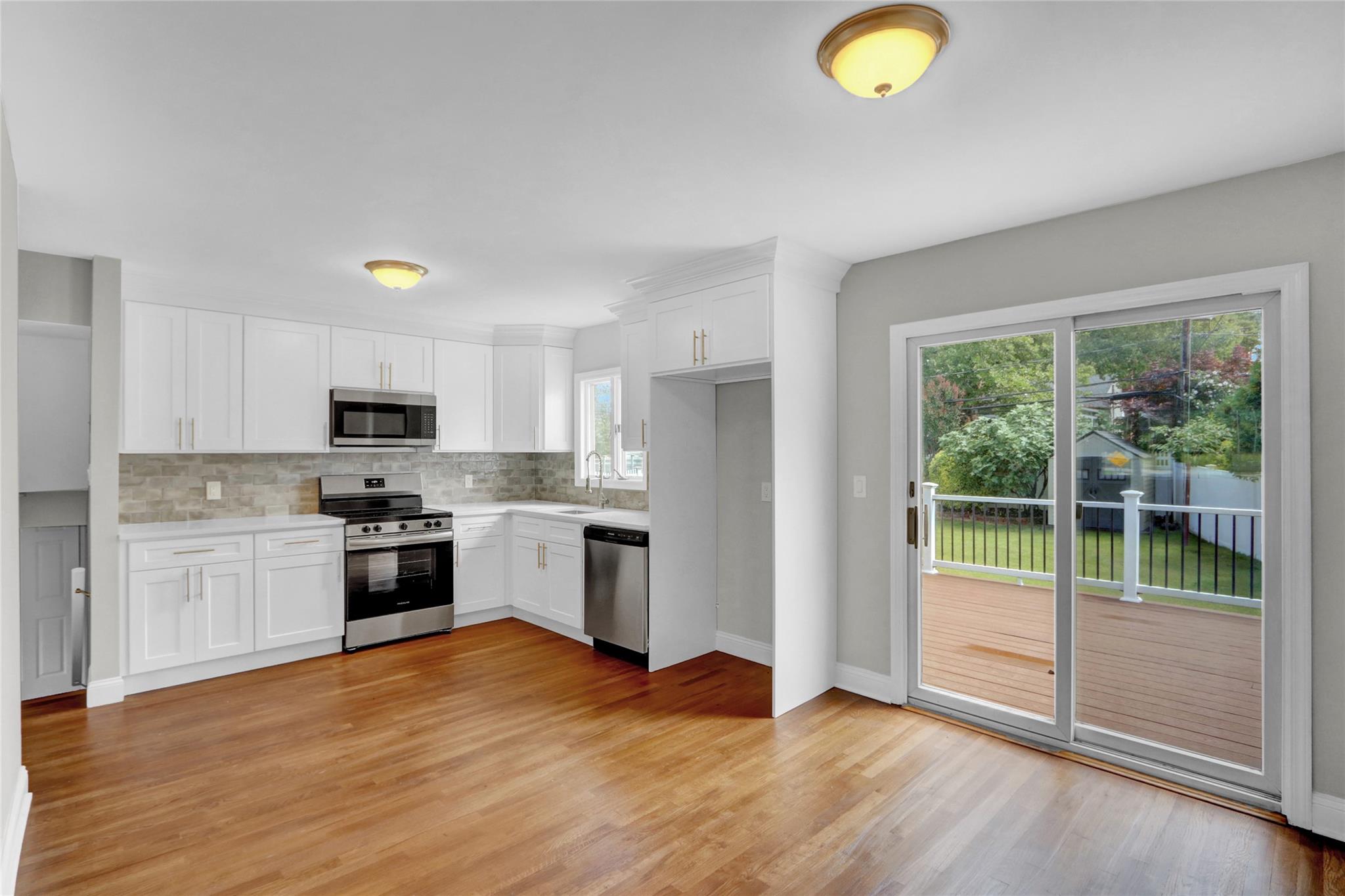 #8 photo, 3621 Regent Lane, Wantagh , NY 11793