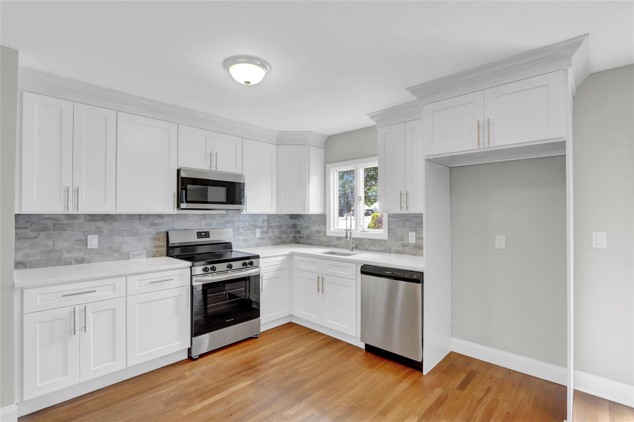 #9 photo, 3621 Regent Lane, Wantagh , NY 11793