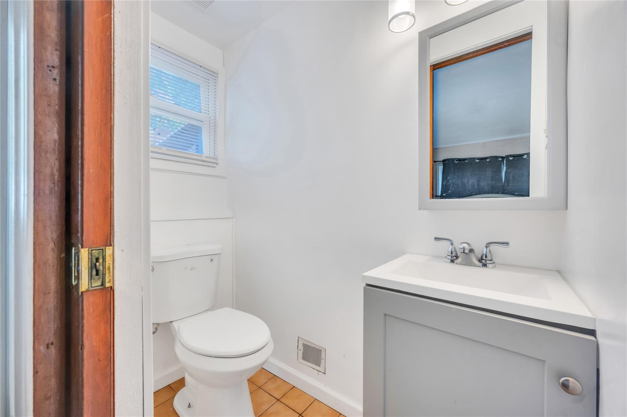 #8 photo, 224 Oakland Avenue, Deer Park , NY 11729