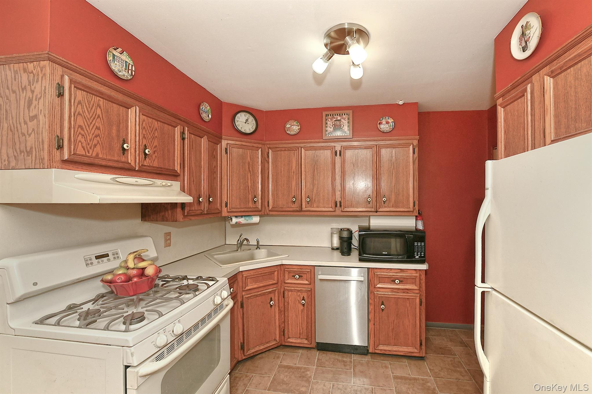 #11 photo, 63-05 138th Street, Flushing , NY 11367