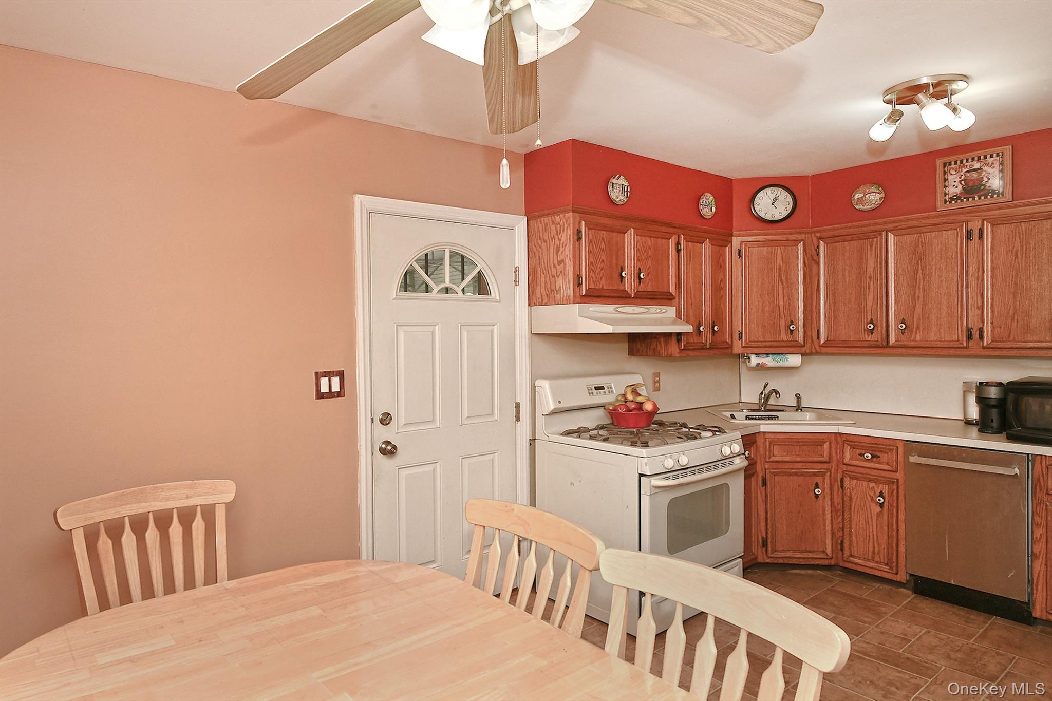 #9 photo, 63-05 138th Street, Flushing , NY 11367