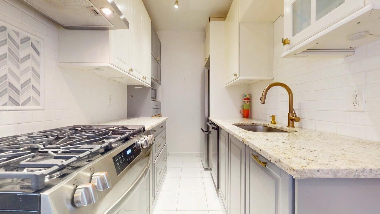 #14 photo, 77-20 Austin Street, 皇后區 森林小丘 Forest Hills , NY 11375