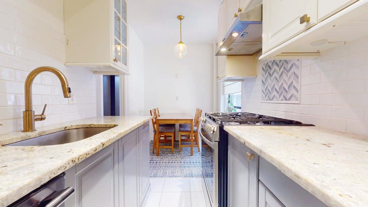 #15 photo, 77-20 Austin Street, 皇后區 森林小丘 Forest Hills , NY 11375