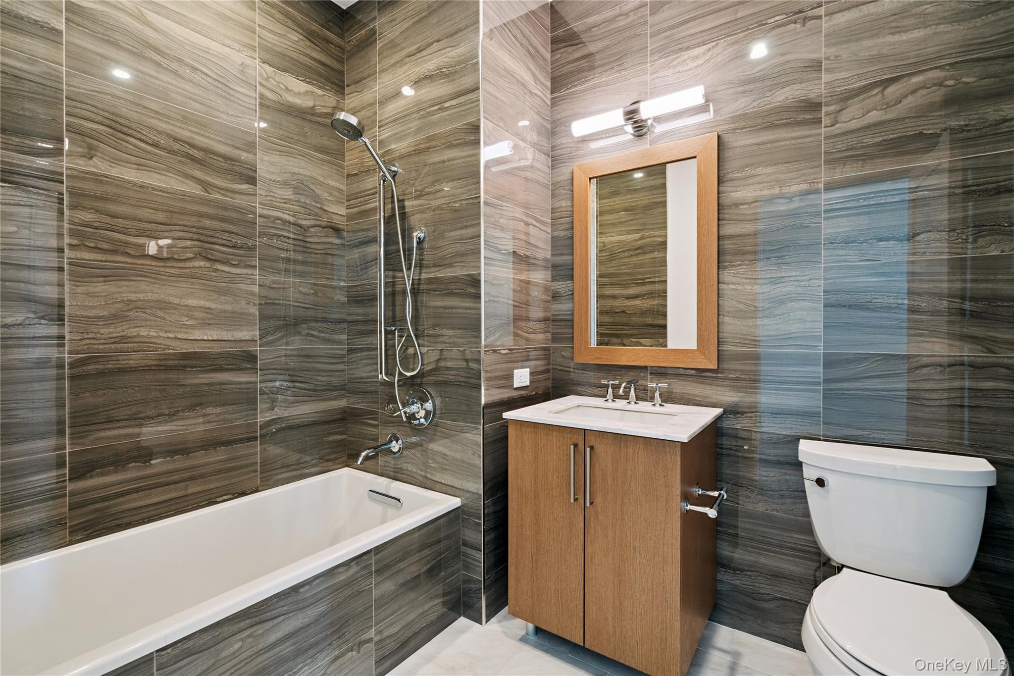 #20 photo, 100 Garvies Point Road, ナッソー郡 Glen Cove , NY 11542