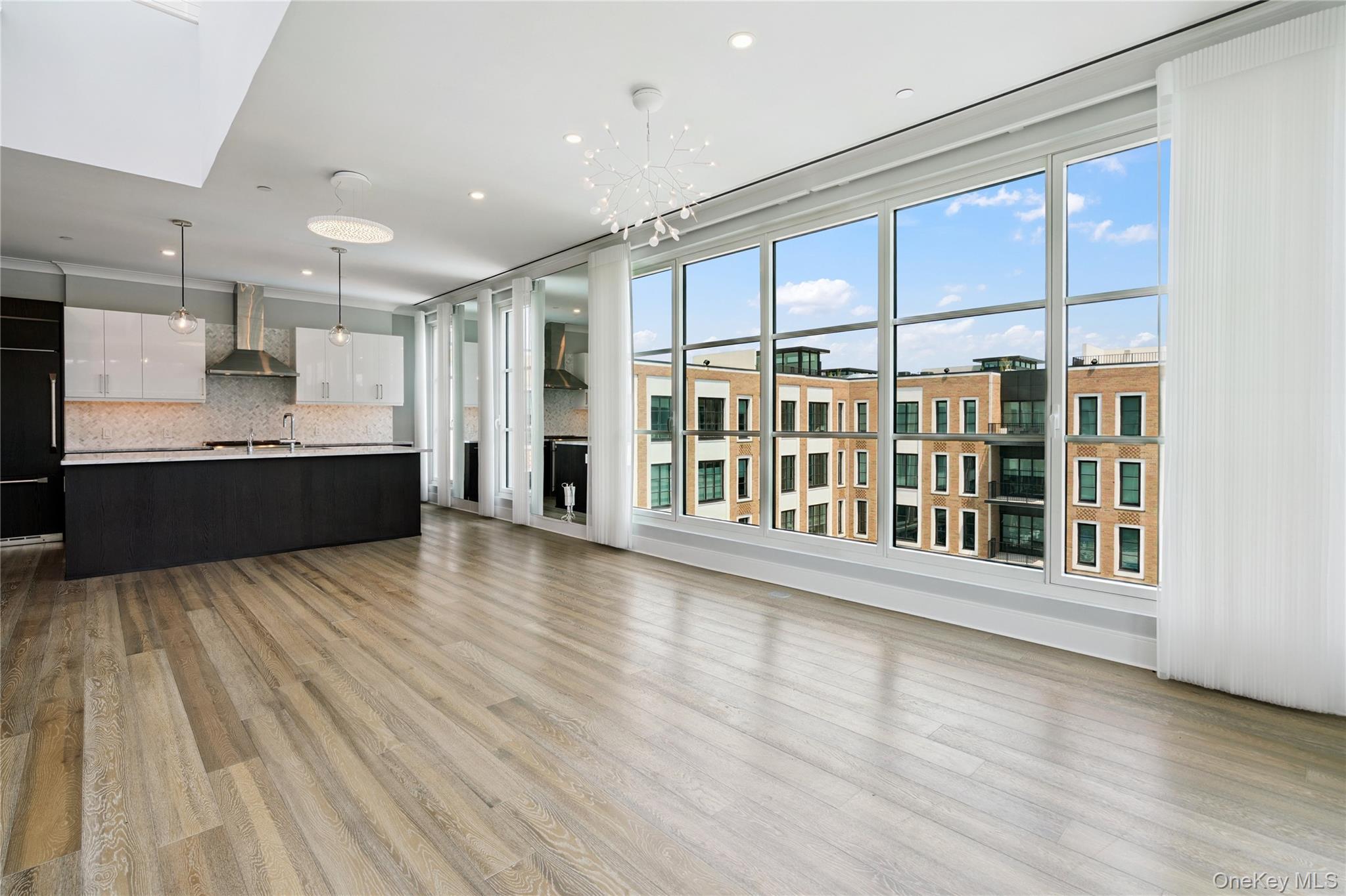 #3 photo, 100 Garvies Point Road, ナッソー郡 Glen Cove , NY 11542