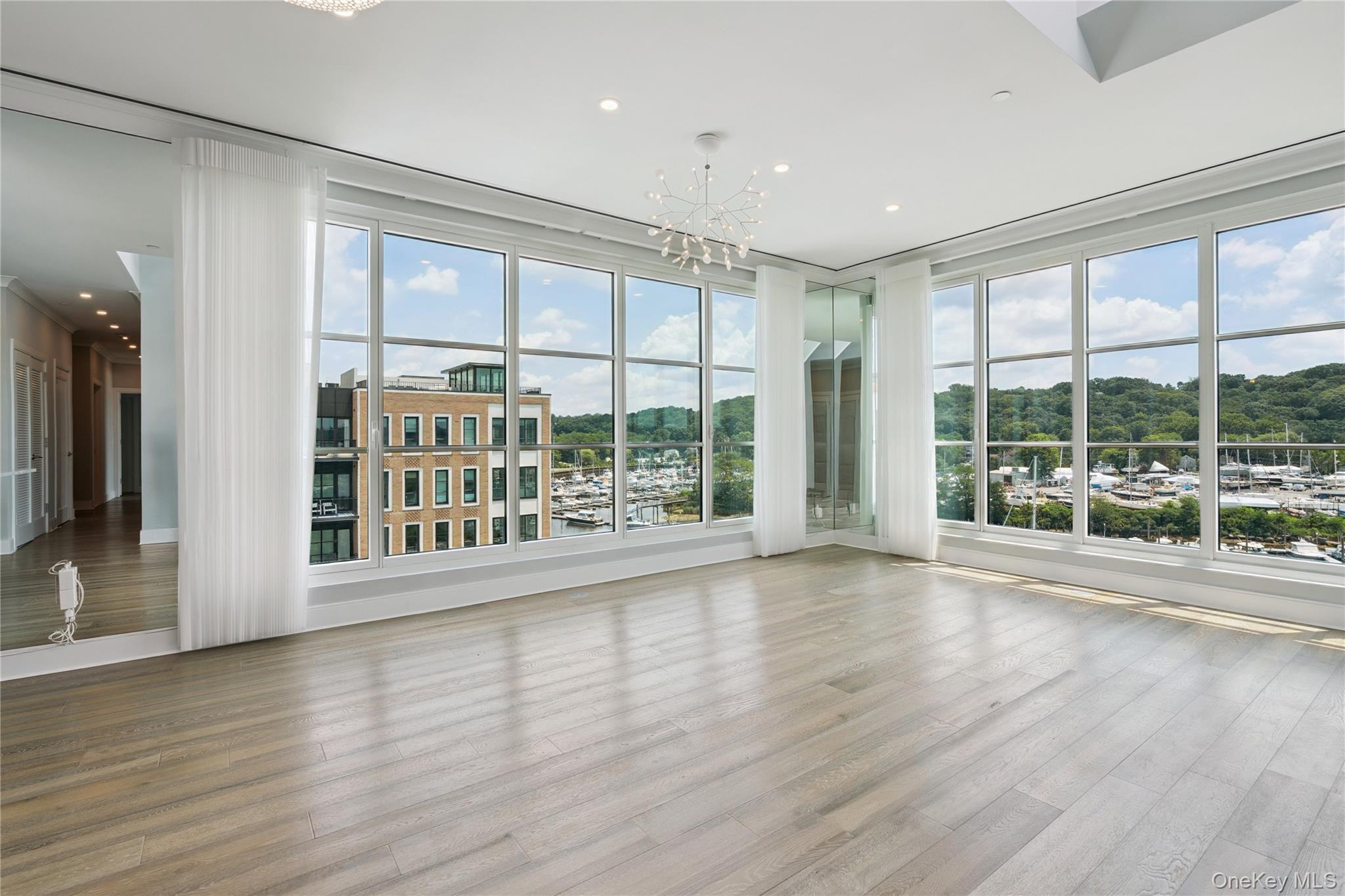 #5 photo, 100 Garvies Point Road, ナッソー郡 Glen Cove , NY 11542