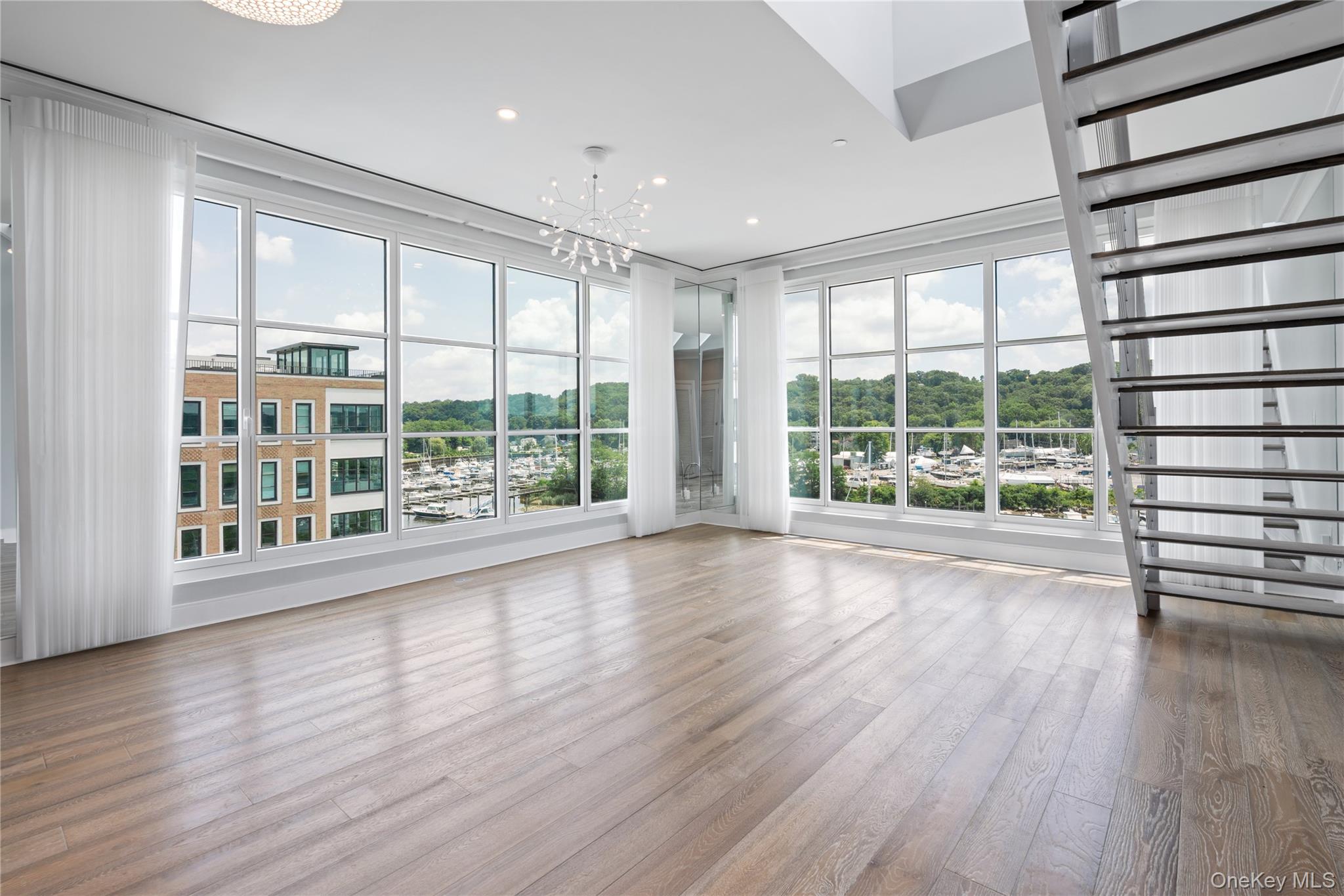 #6 photo, 100 Garvies Point Road, ナッソー郡 Glen Cove , NY 11542