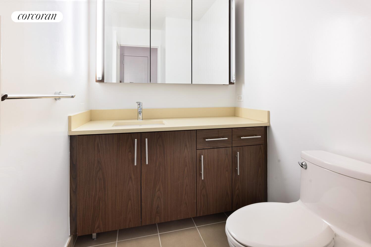 #11 photo, 330 E 38TH Street, マンハッタン Murray Hill , NY 10016