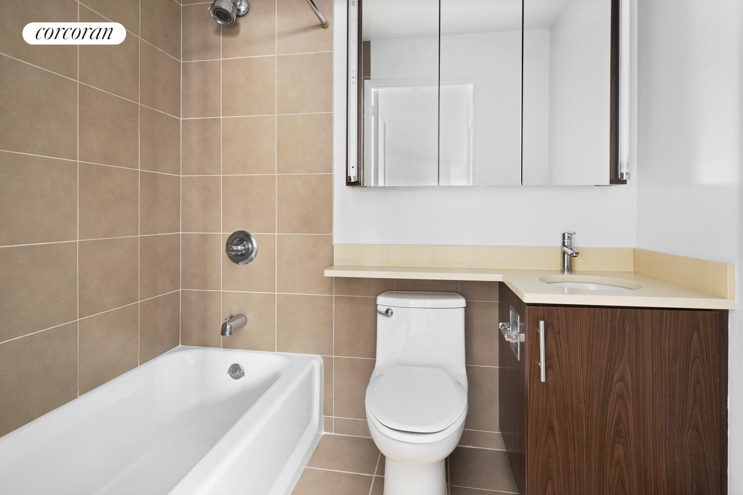 #12 photo, 330 E 38TH Street, マンハッタン Murray Hill , NY 10016