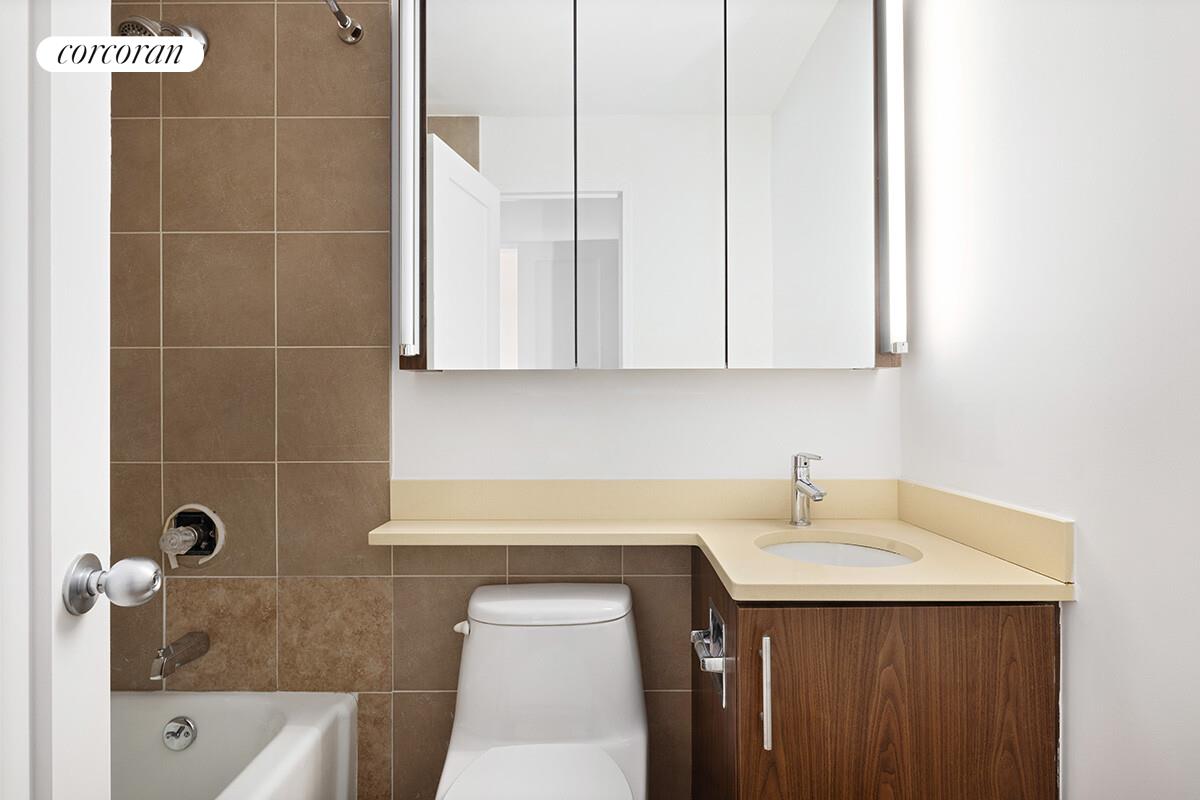 #14 photo, 330 E 38TH Street, マンハッタン Murray Hill , NY 10016