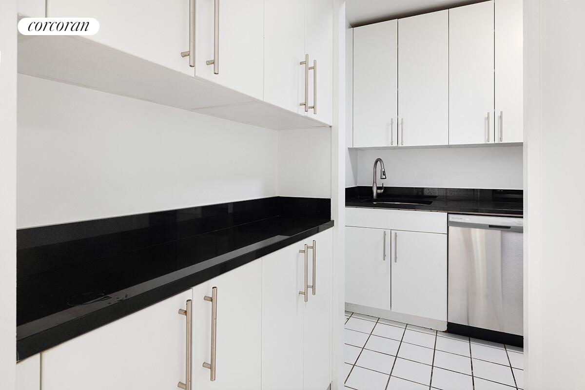 #8 photo, 330 E 38TH Street, マンハッタン Murray Hill , NY 10016