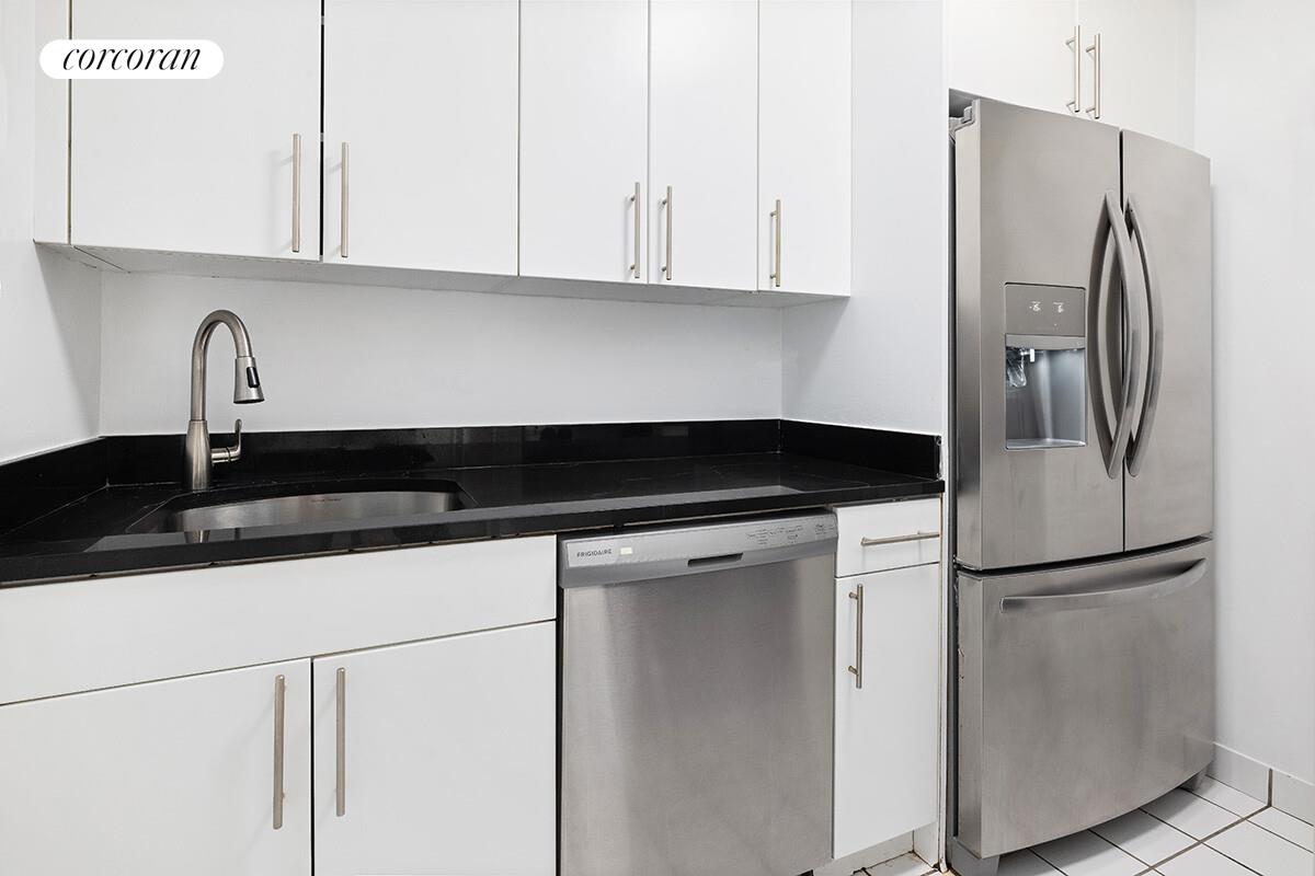 #9 photo, 330 E 38TH Street, マンハッタン Murray Hill , NY 10016