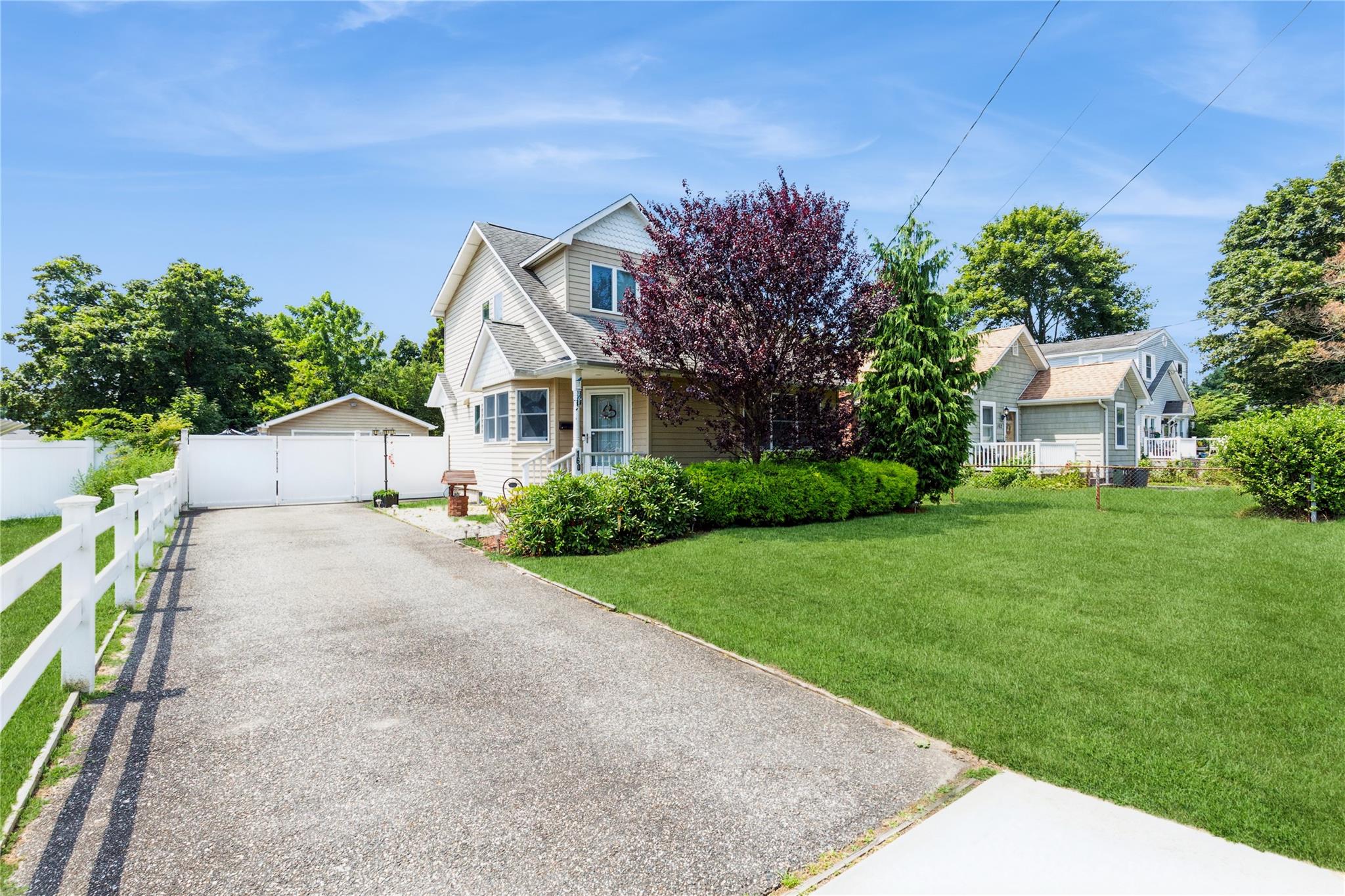 #1 photo, 160 Washington Avenue, سوفولك Patchogue , NY 11772