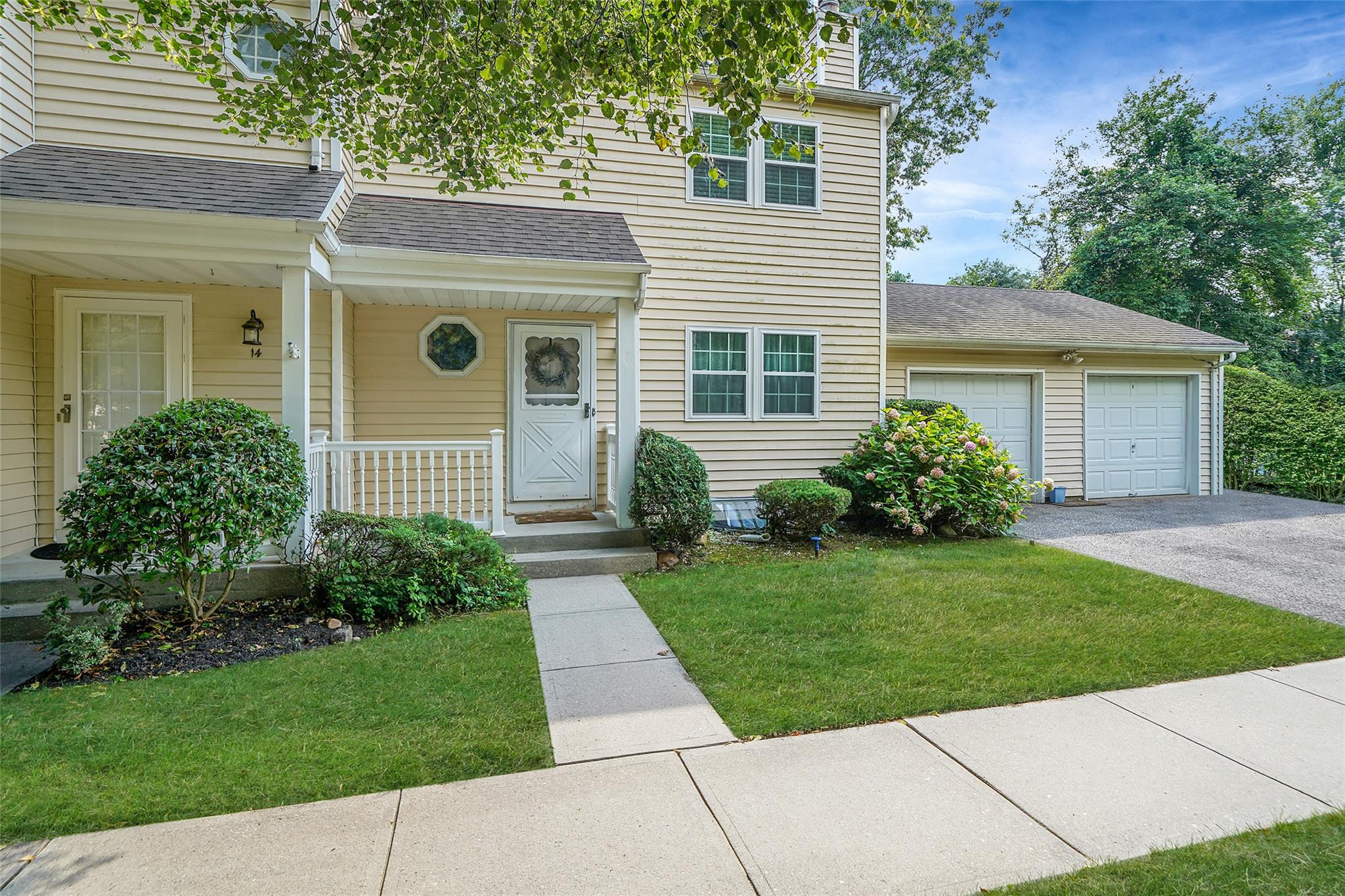 #1 photo, 13 Hancock Commons, سوفولك Yaphank , NY 11980