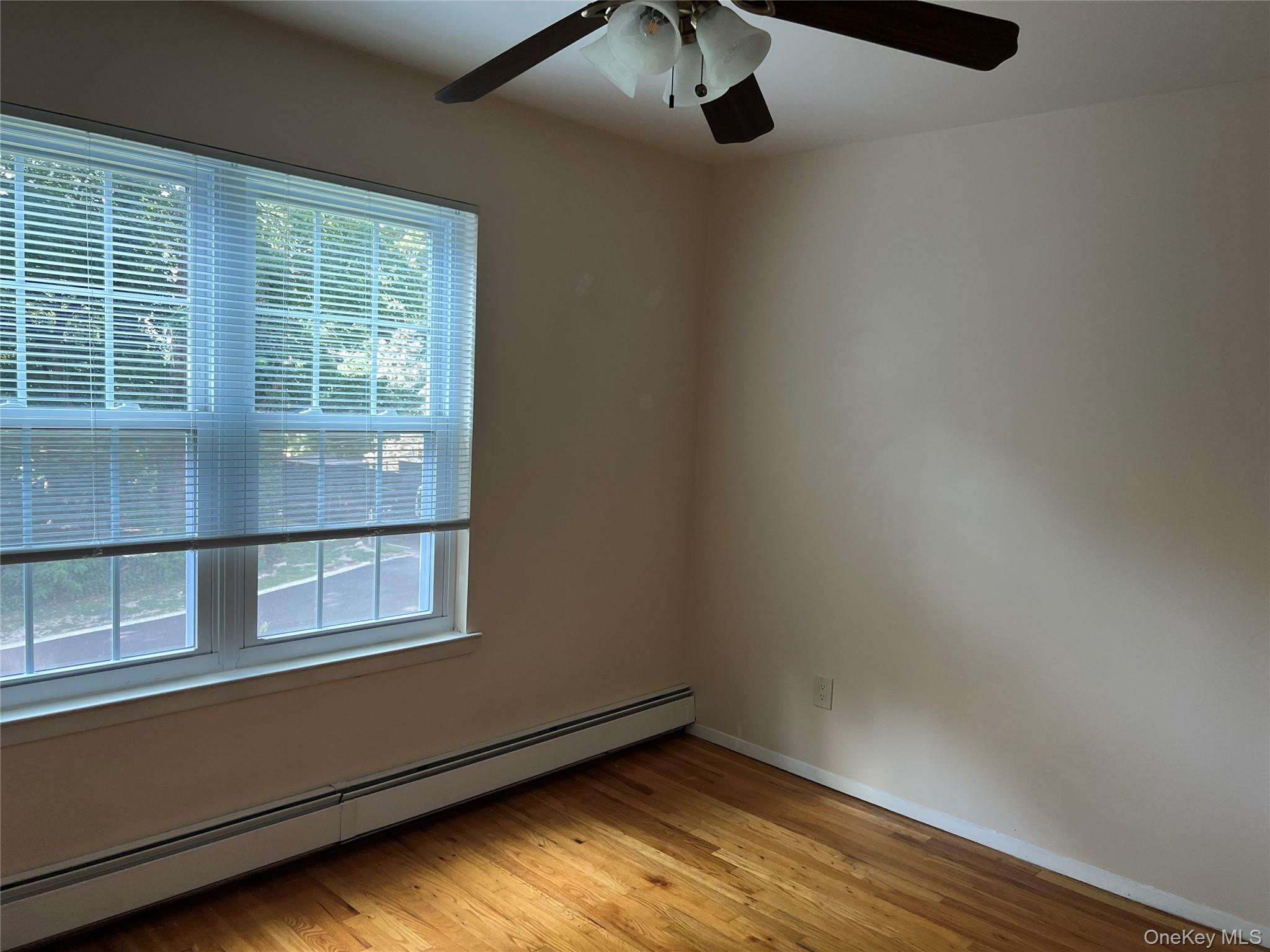 #12 photo, 32 Hammond Road, Glen Cove , NY 11542