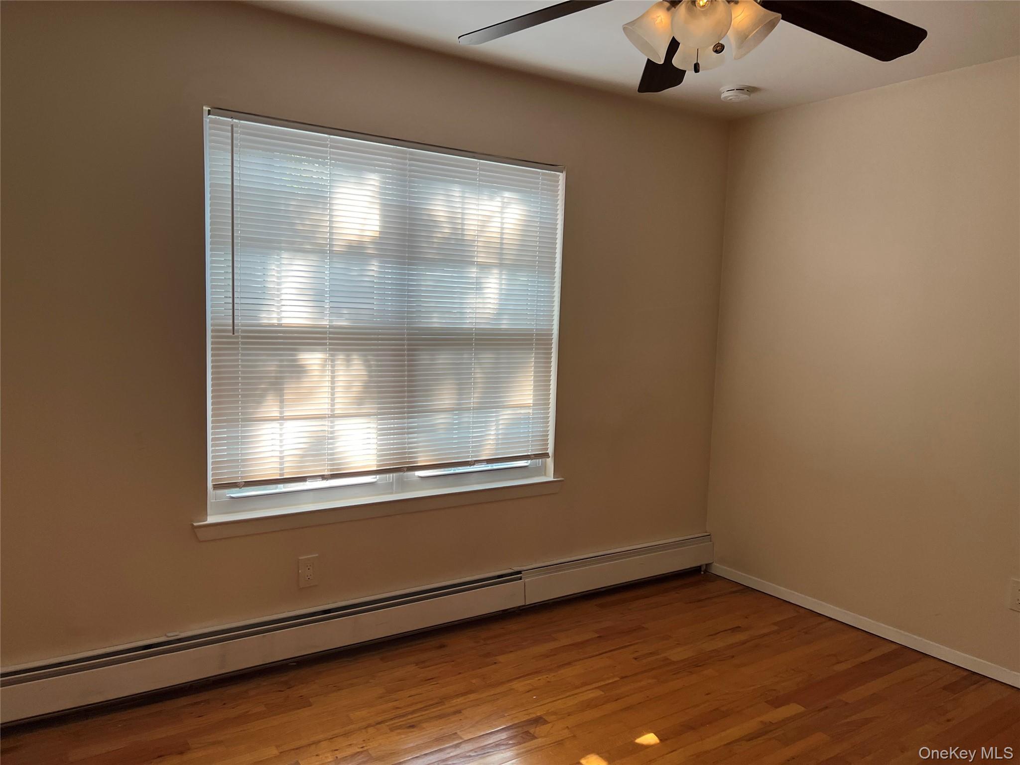 #13 photo, 32 Hammond Road, Glen Cove , NY 11542