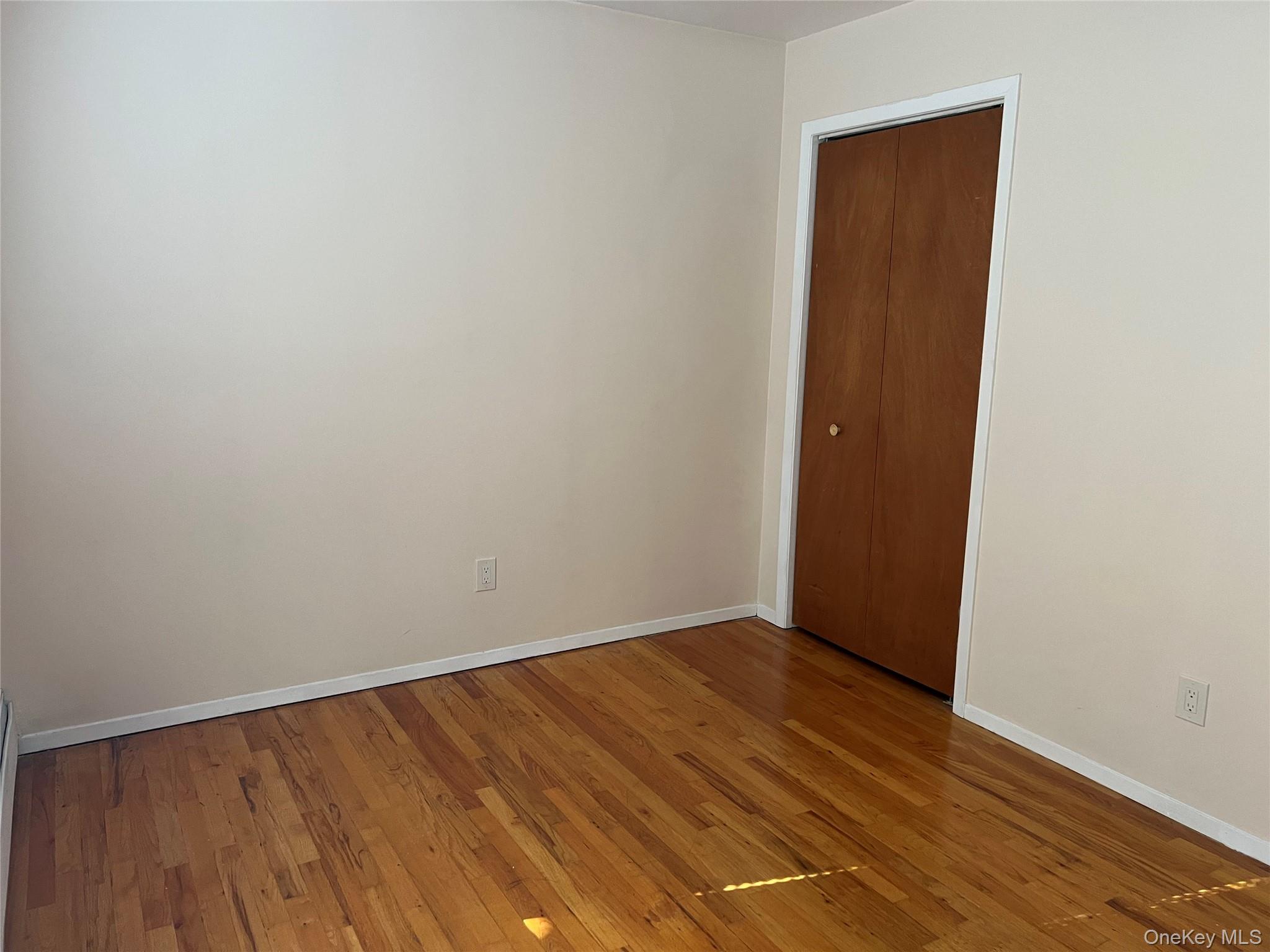 #14 photo, 32 Hammond Road, Glen Cove , NY 11542