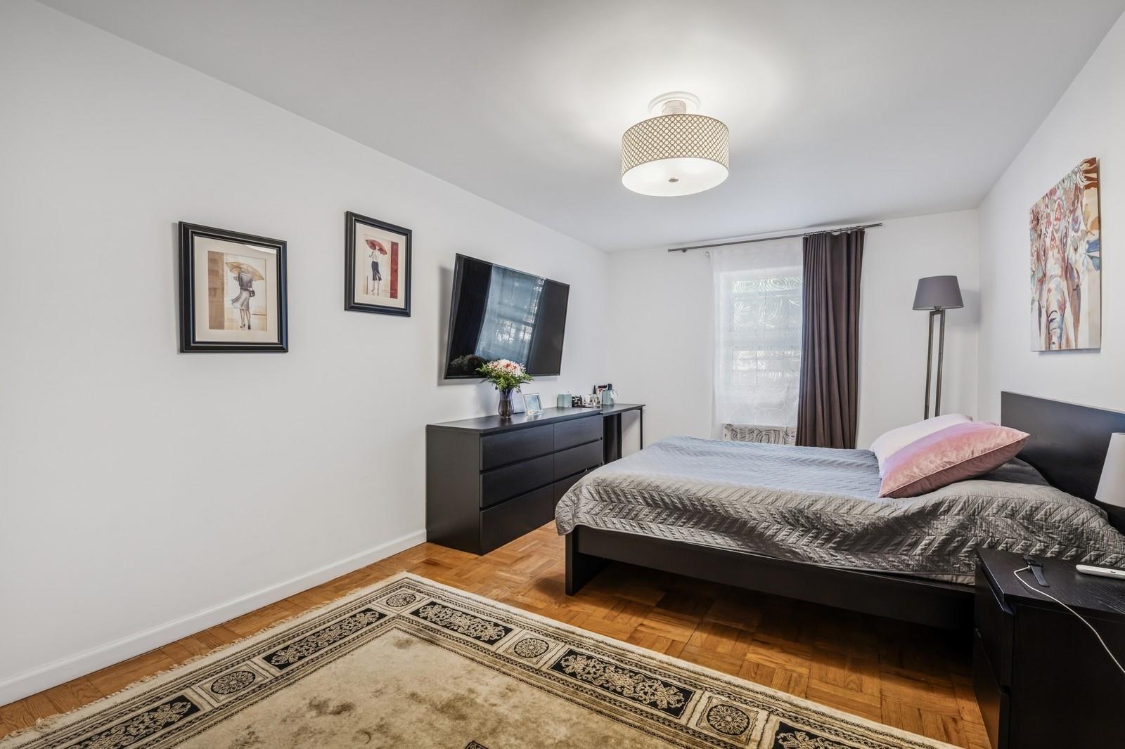 #11 photo, 7502 Austin Street, クイーンズ区 Forest Hills , NY 11375