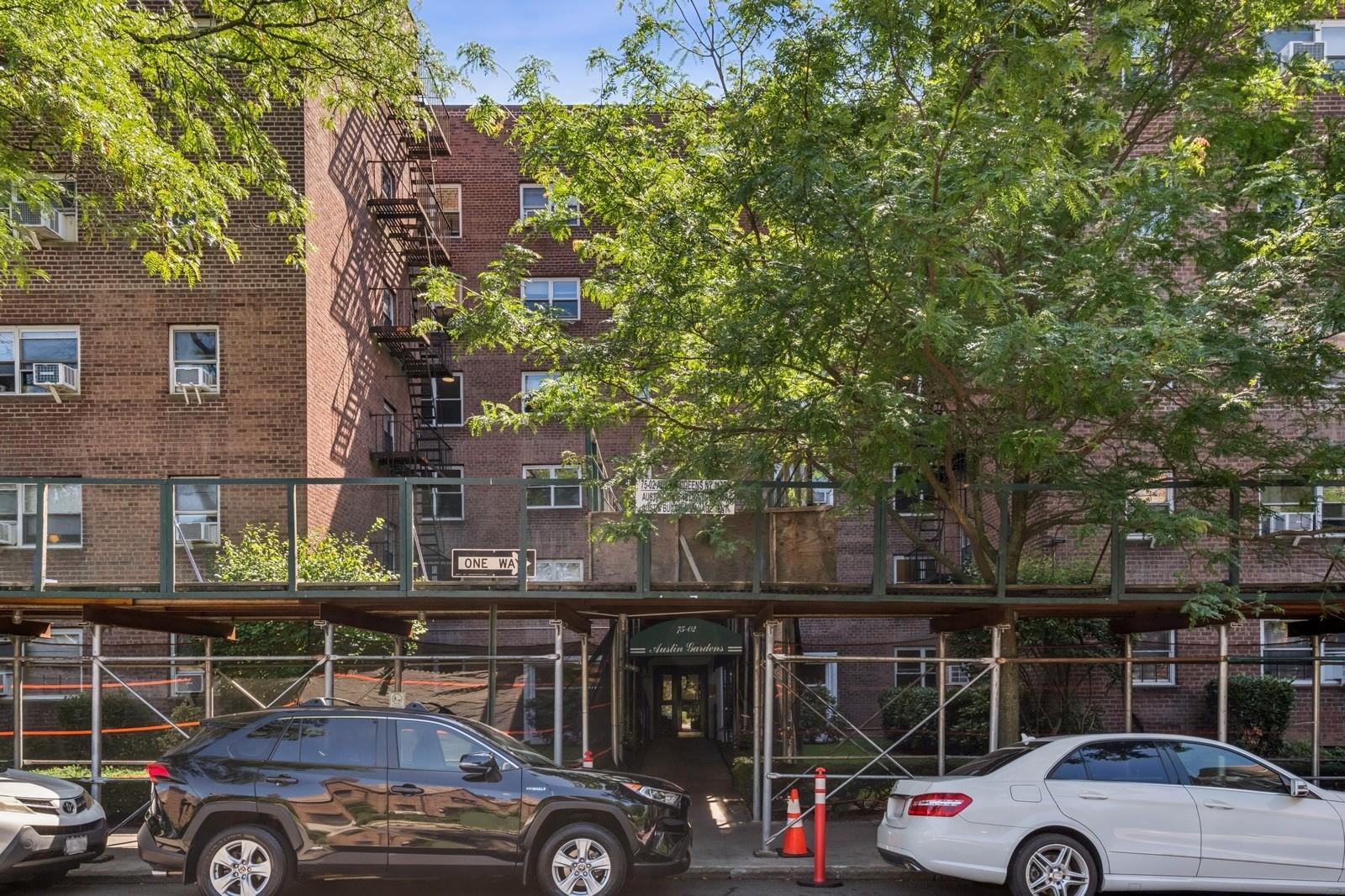 #7 photo, 7502 Austin Street, クイーンズ区 Forest Hills , NY 11375