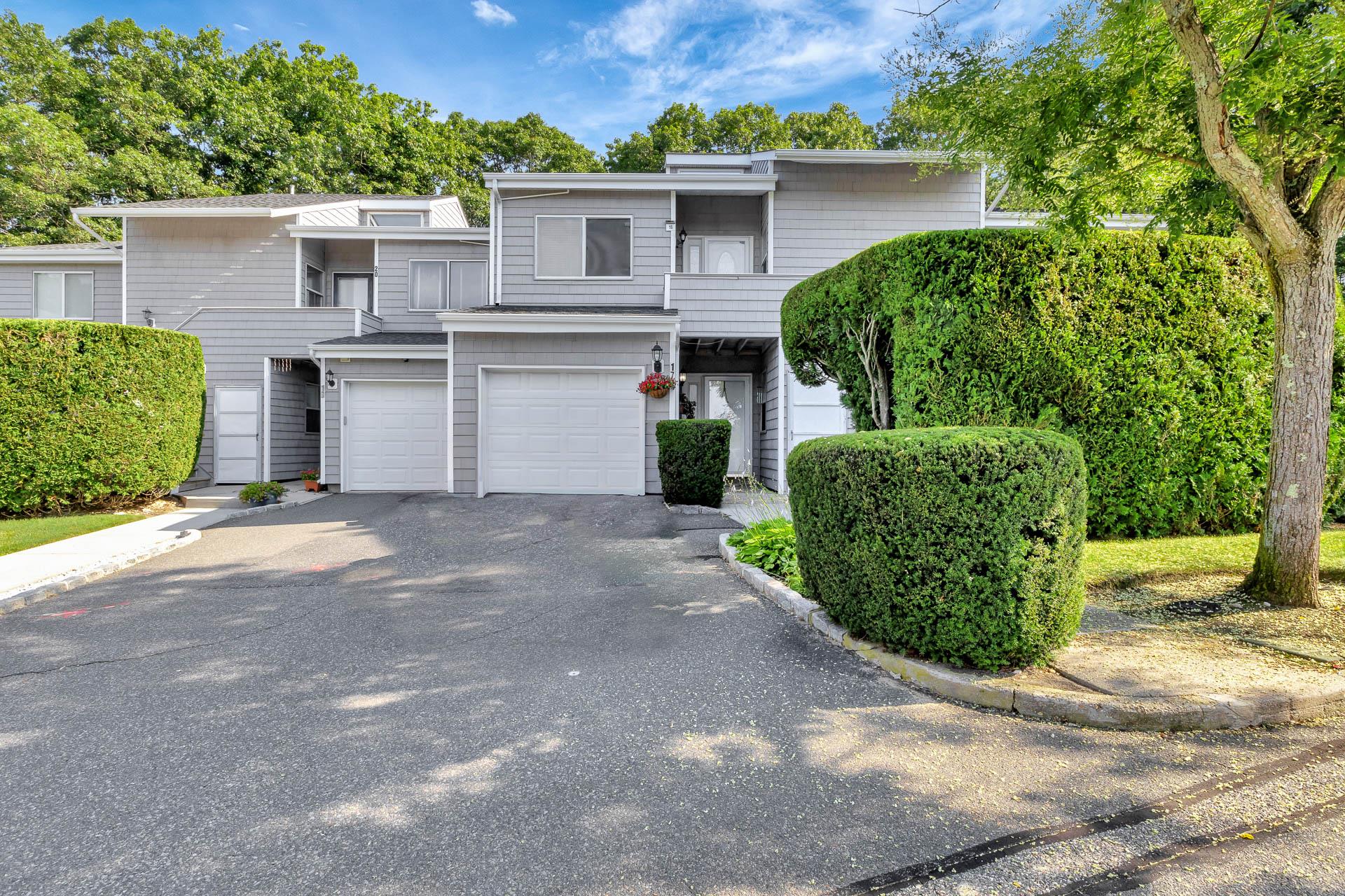 #1 photo, 18 Vista Drive, सफ़ोक काउंटी Manorville , NY 11949