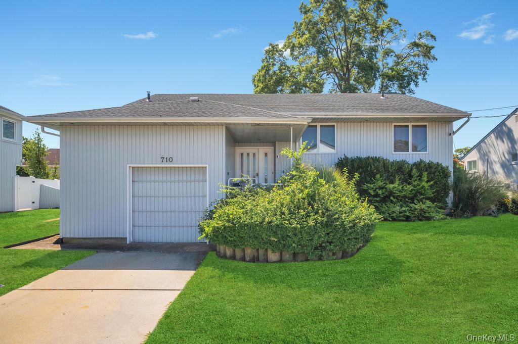 #1 photo, 710 Fishermans Road, ناسو Baldwin , NY 11510