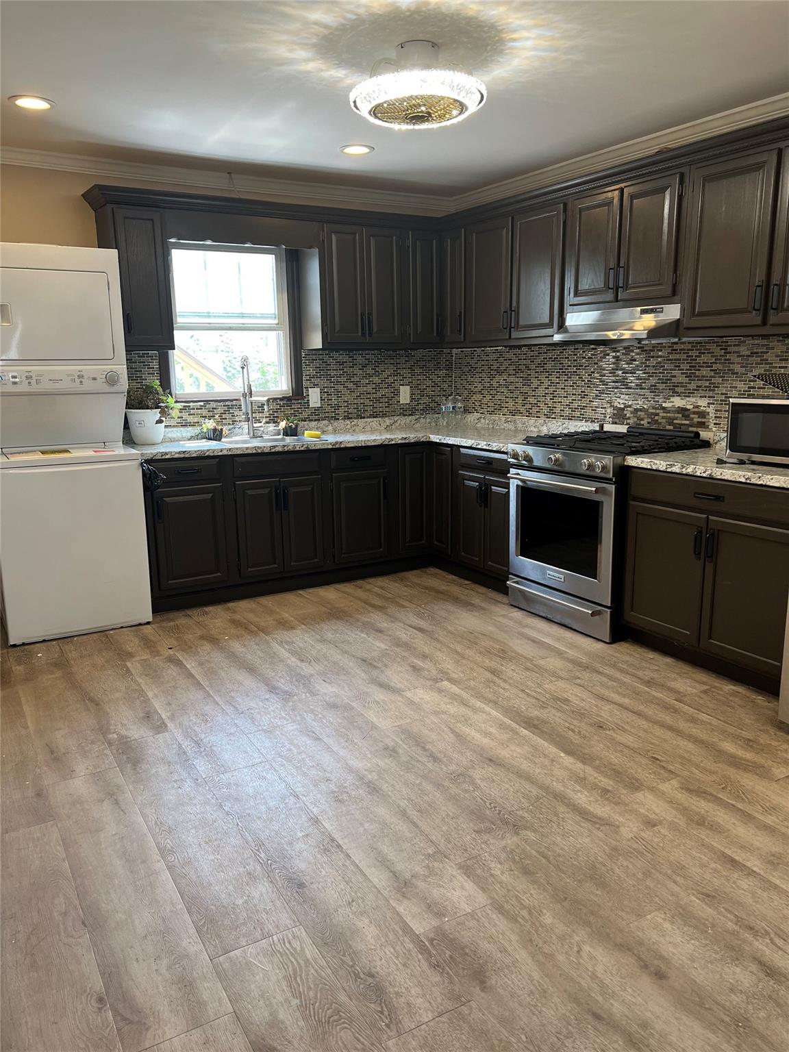 #1 photo, 2060 Park Avenue, ناسو East Meadow , NY 11554