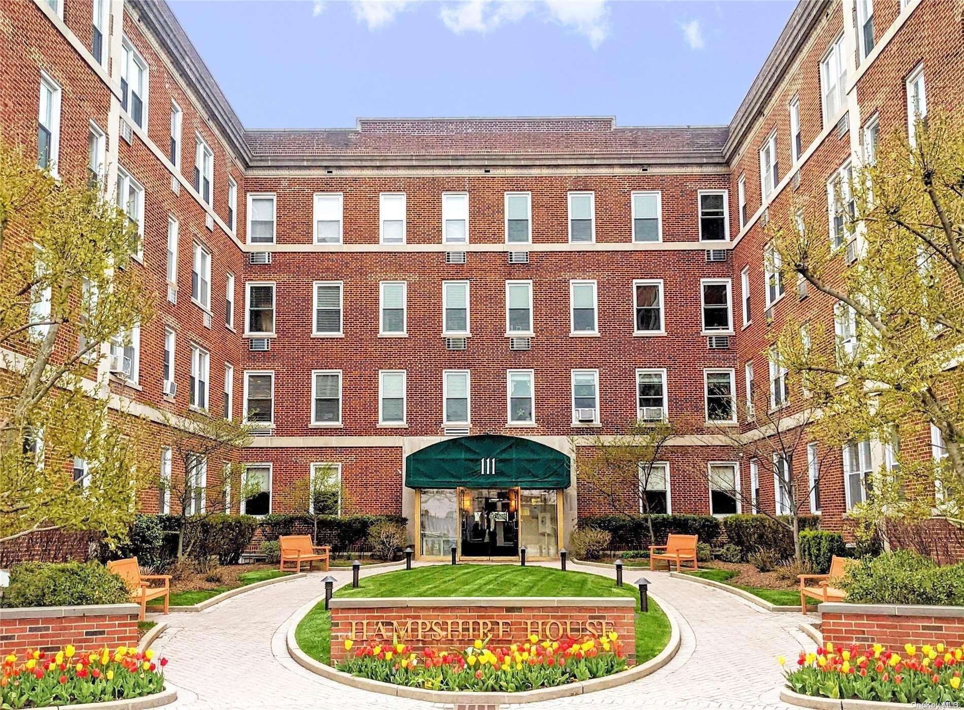 #1 photo, 111 7th Street, 롱 아일랜드 Garden City , NY 11530