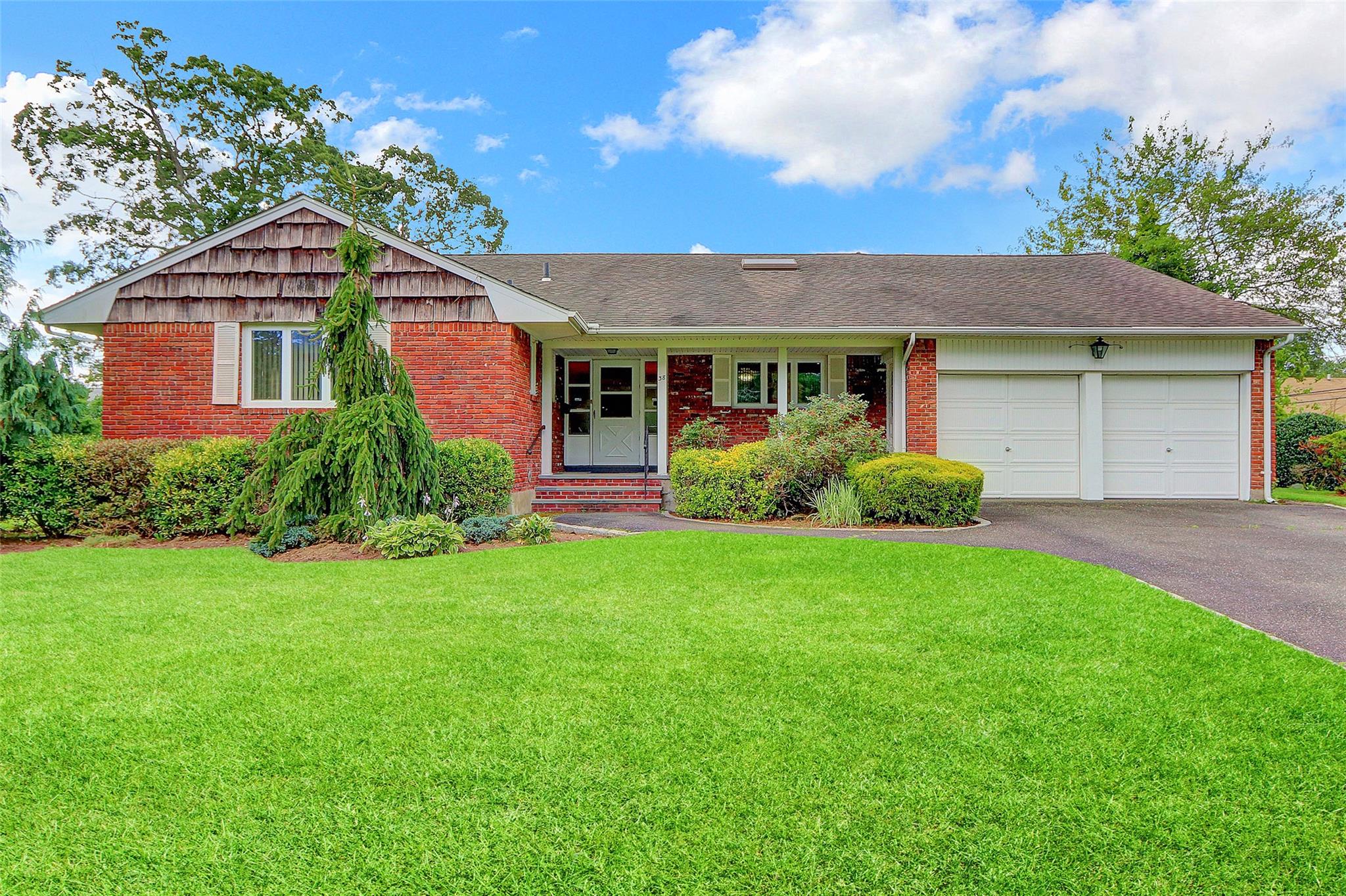 #1 photo, 38 Park Drive, Syosset , NY 11791