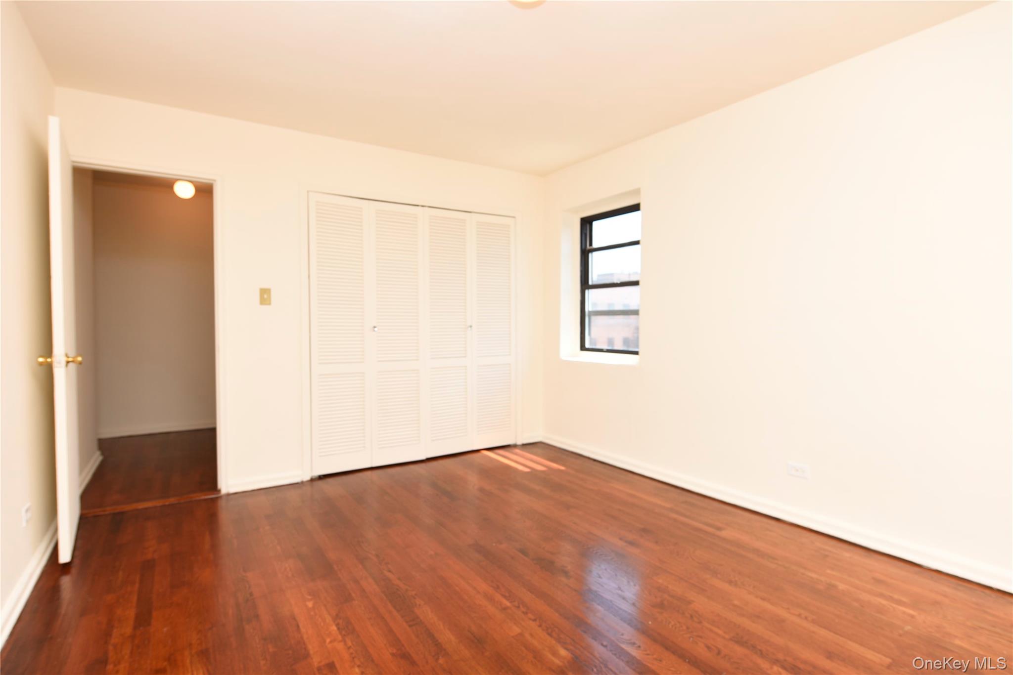 #13 photo, 118-66 Metropolitan Avenue, 皇后區 秋園 Kew Gardens , NY 11415