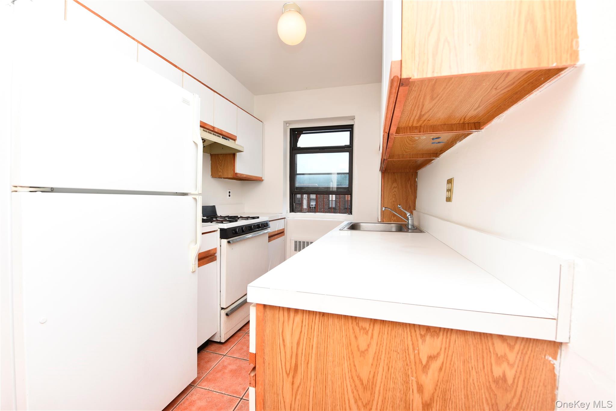 #14 photo, 118-66 Metropolitan Avenue, 皇后區 秋園 Kew Gardens , NY 11415