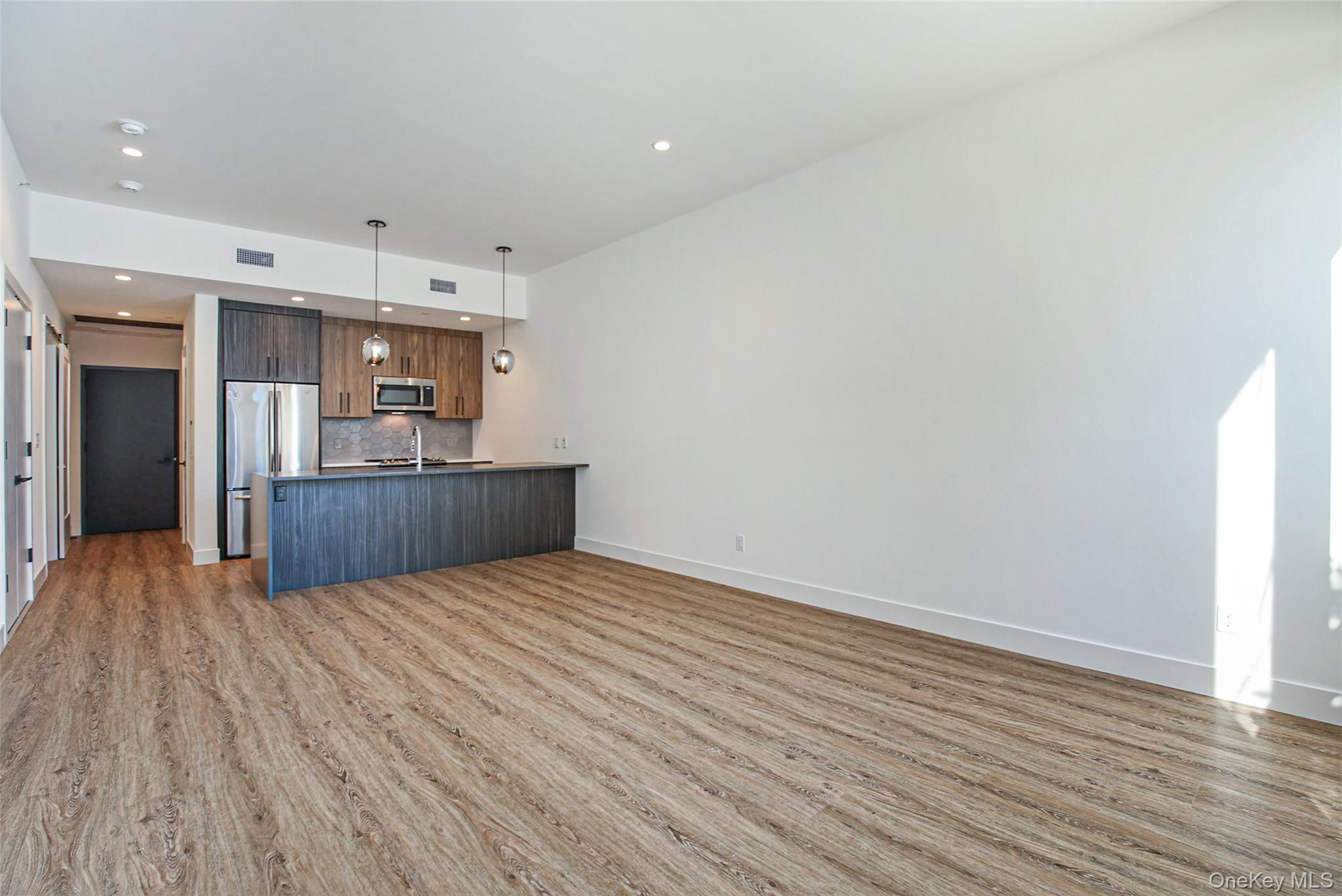 #5 photo, 39 Washington Avenue, Pleasantville , NY 10570