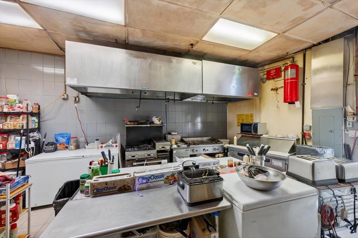 #10 photo, 710 Portion Road, サフォーク郡 Lake Ronkonkoma , NY 11779