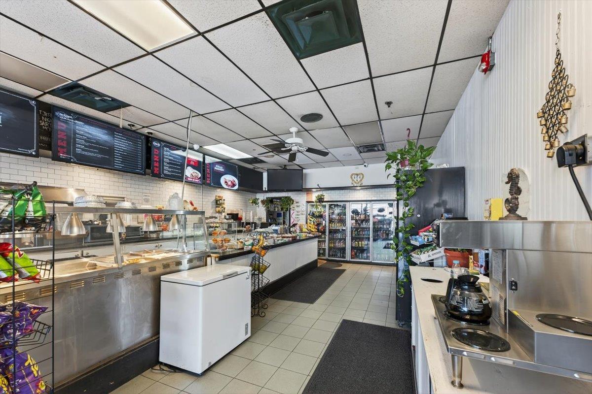 #4 photo, 710 Portion Road, サフォーク郡 Lake Ronkonkoma , NY 11779